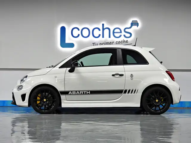 Abarth 595 view 2