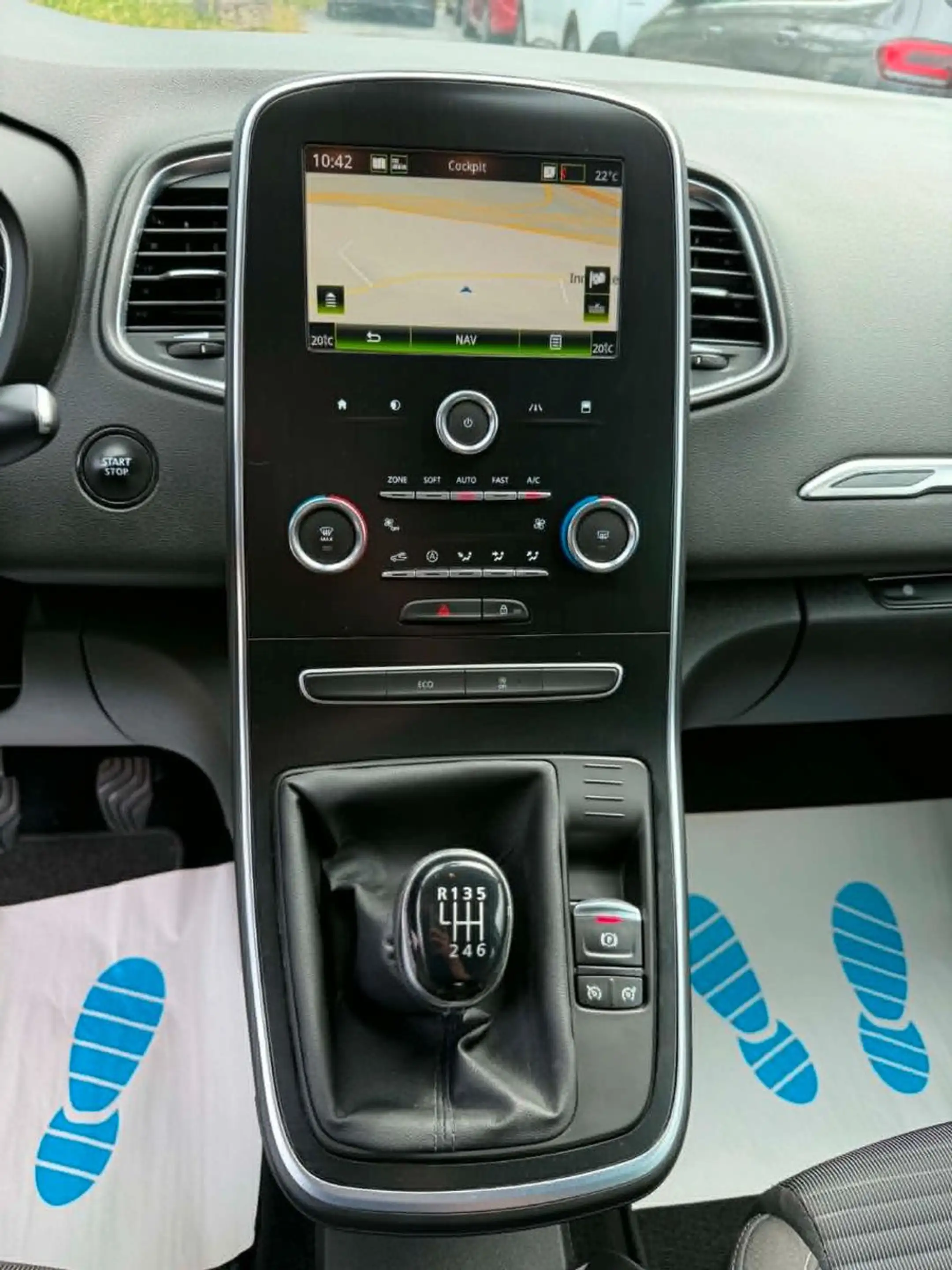 Renault Grand Scenic 1.7 BLUE dCi* 7 Sitzer*Navi*Kamera* — photo 10