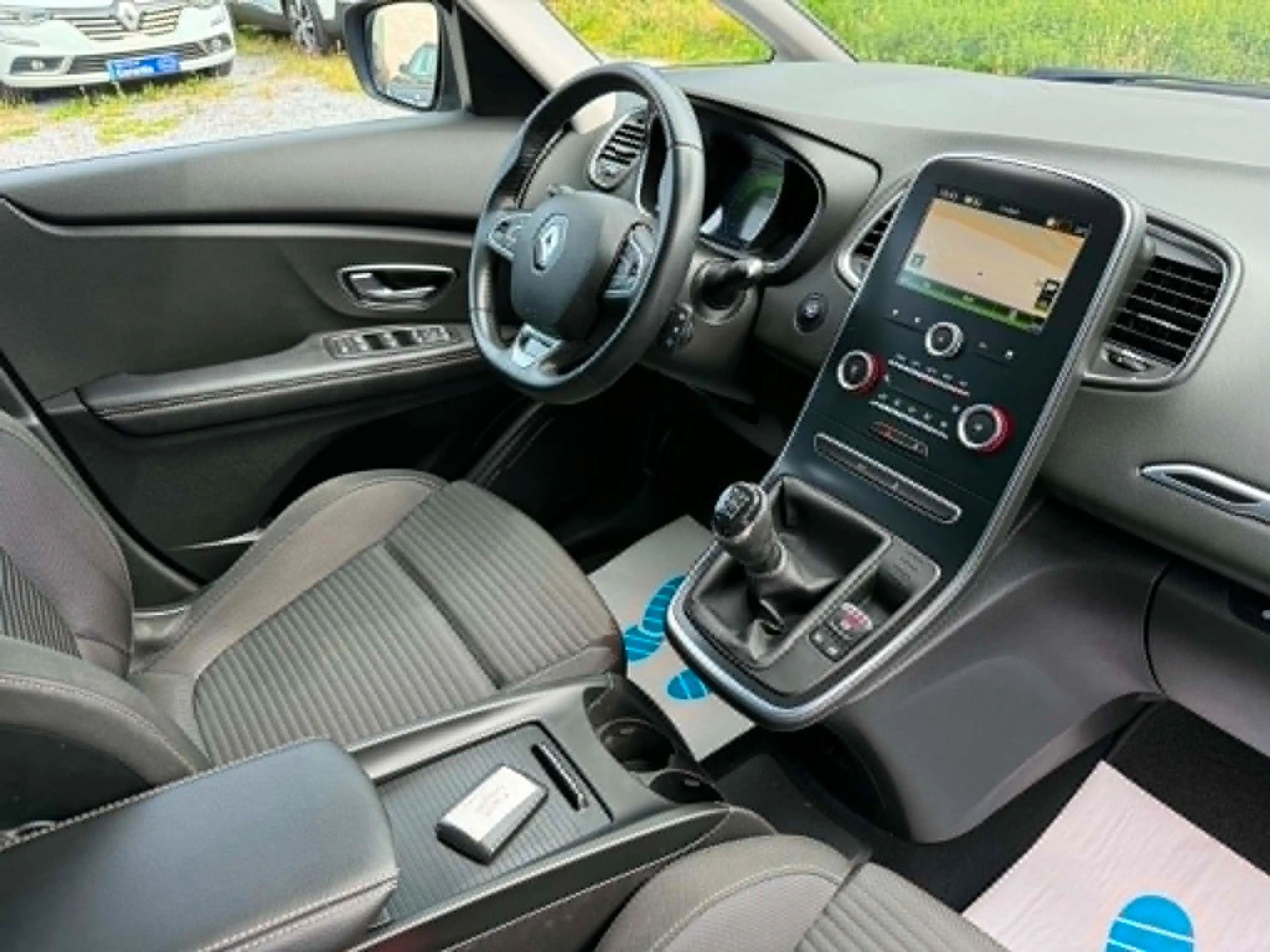 Renault Grand Scenic 1.7 BLUE dCi* 7 Sitzer*Navi*Kamera* — photo 6