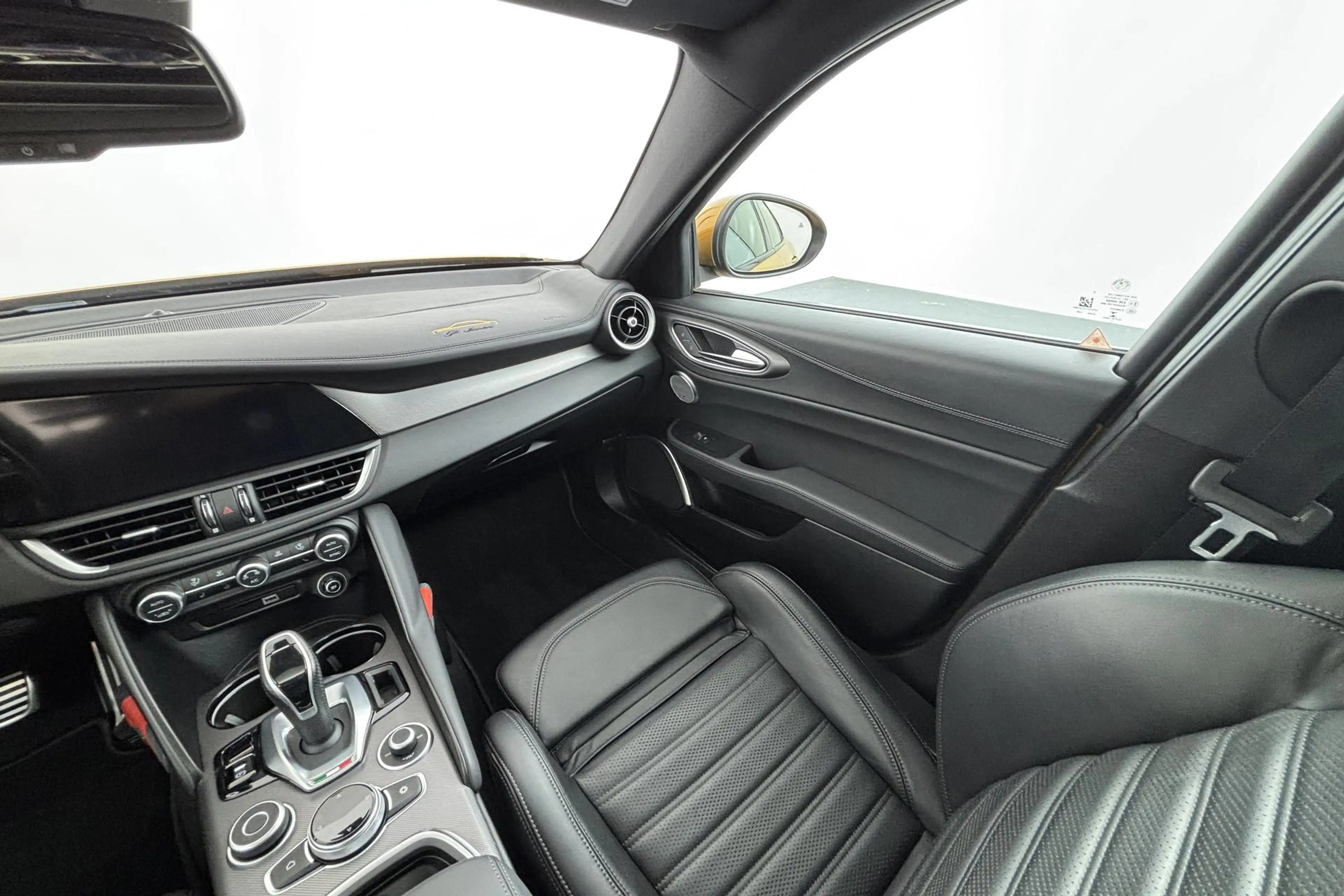 Alfa Romeo Giulia 2.0 T Veloce Italiaans temperament met een indrukw — photo 26