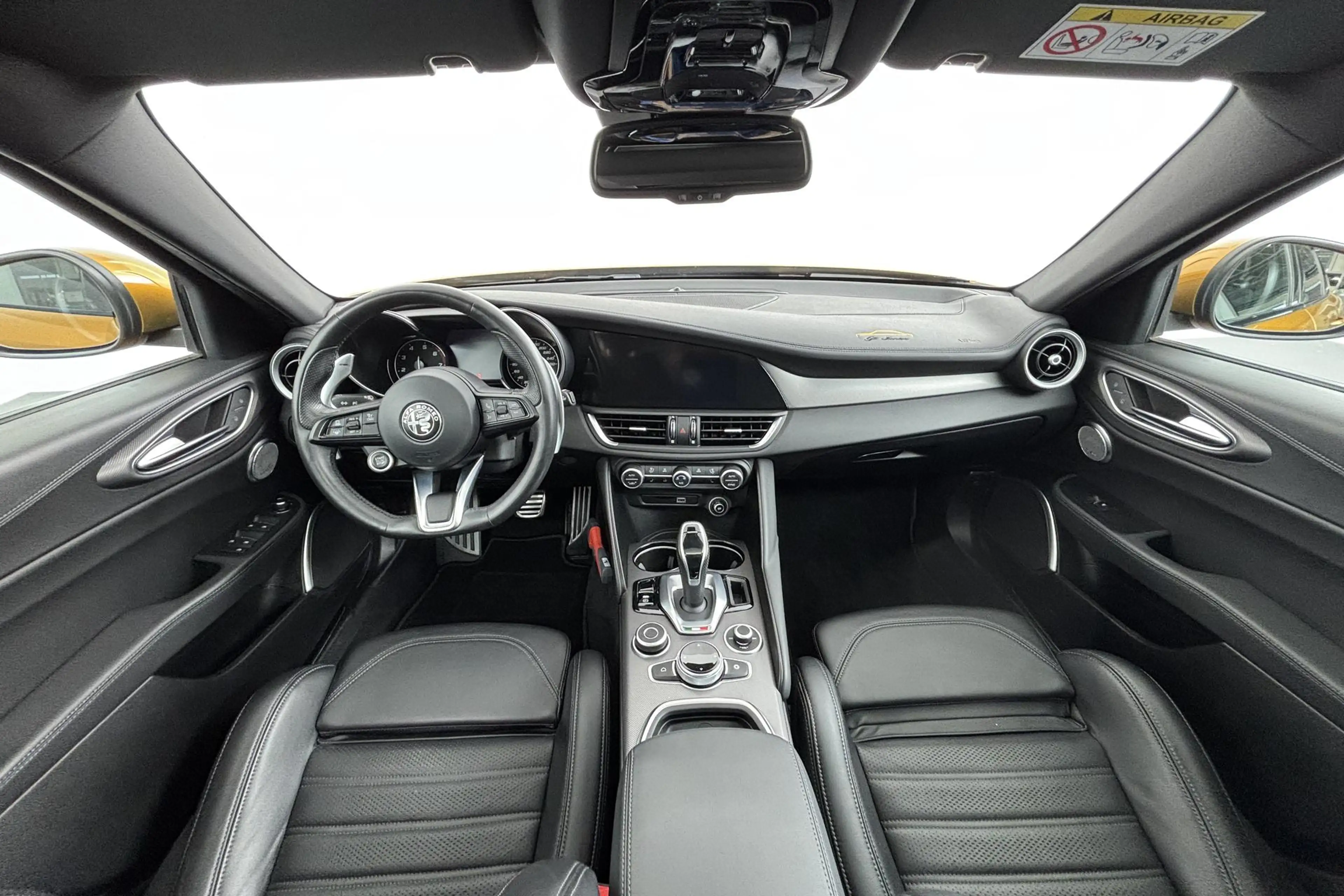 Alfa Romeo Giulia 2.0 T Veloce Italiaans temperament met een indrukw — photo 37