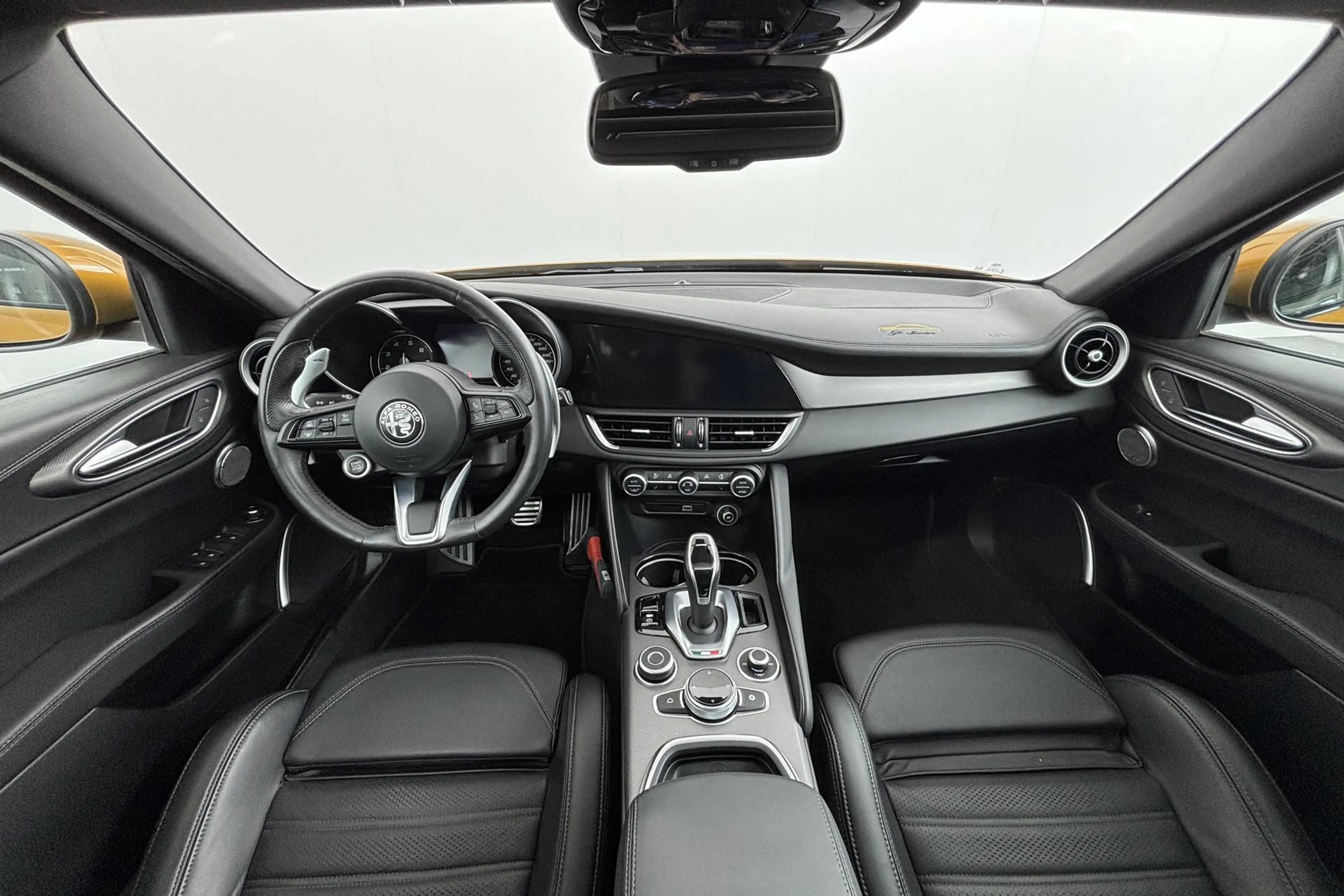 Alfa Romeo Giulia 2.0 T Veloce Italiaans temperament met een indrukw — photo 38