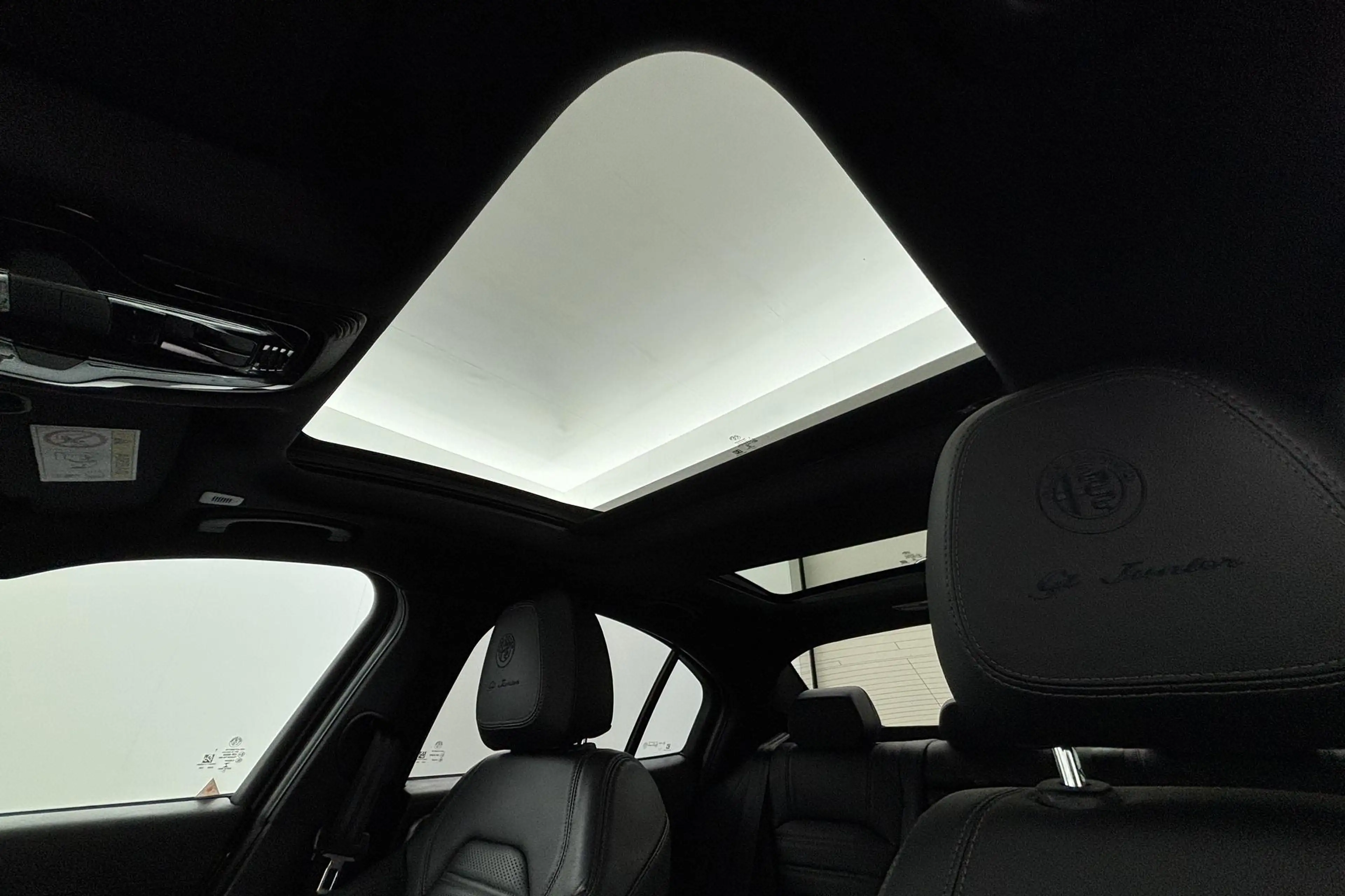 Alfa Romeo Giulia 2.0 T Veloce Italiaans temperament met een indrukw — photo 19