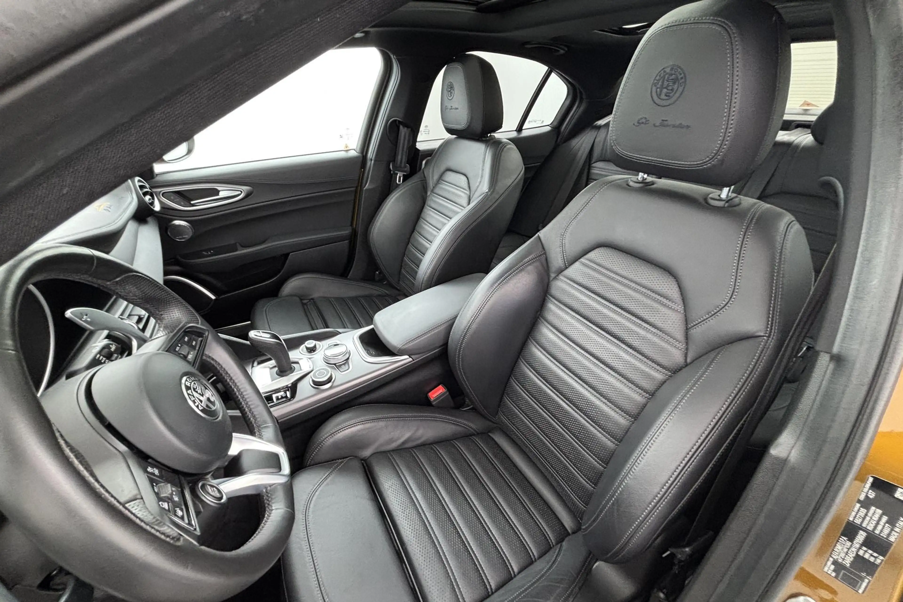 Alfa Romeo Giulia 2.0 T Veloce Italiaans temperament met een indrukw — photo 21