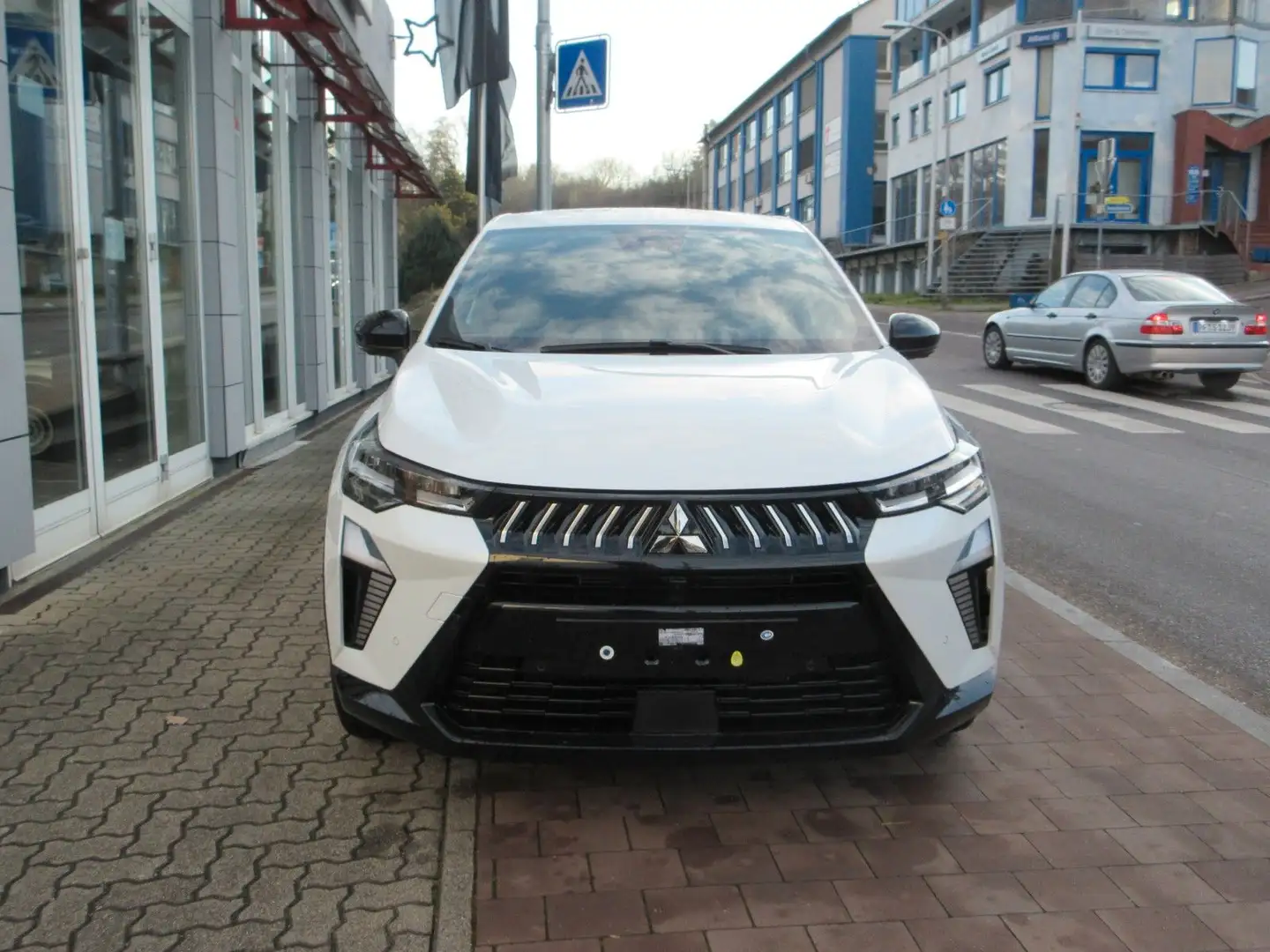 Mitsubishi Grandis 1.8 Hybrid Benziner Intro Edition Bianco - 2