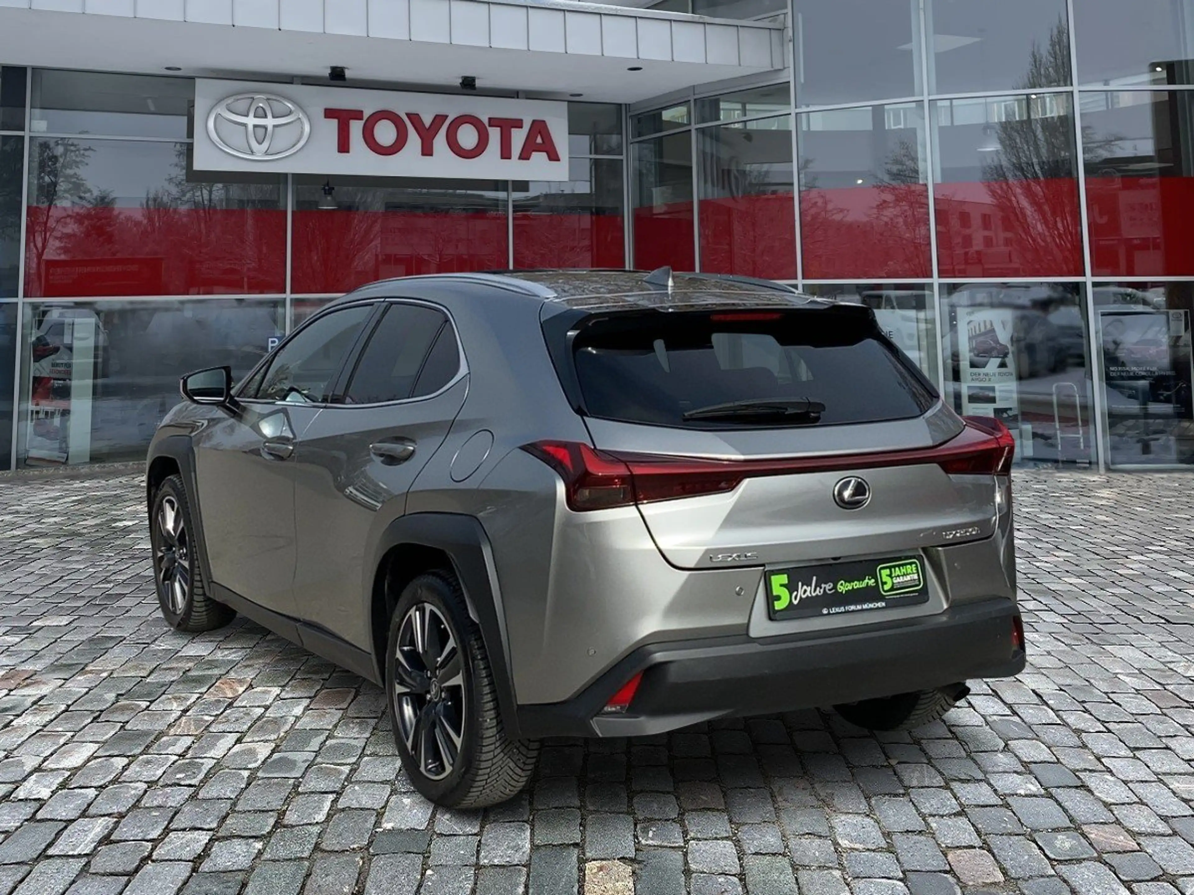 Lexus UX 250h UX 250 h Style Edition zuverlässiger Crossover — photo 5