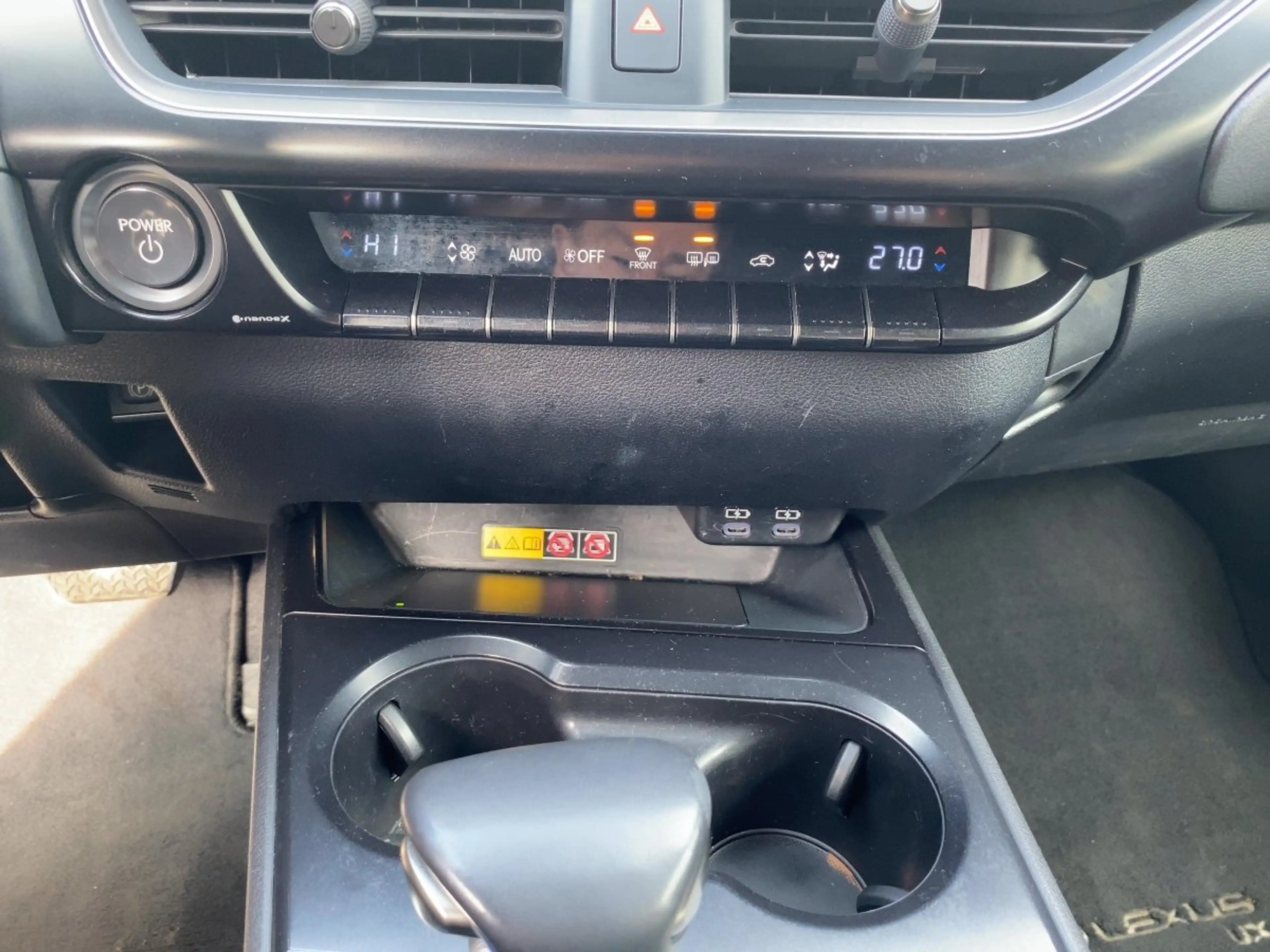 Lexus UX 250h UX 250 h Style Edition zuverlässiger Crossover — photo 18
