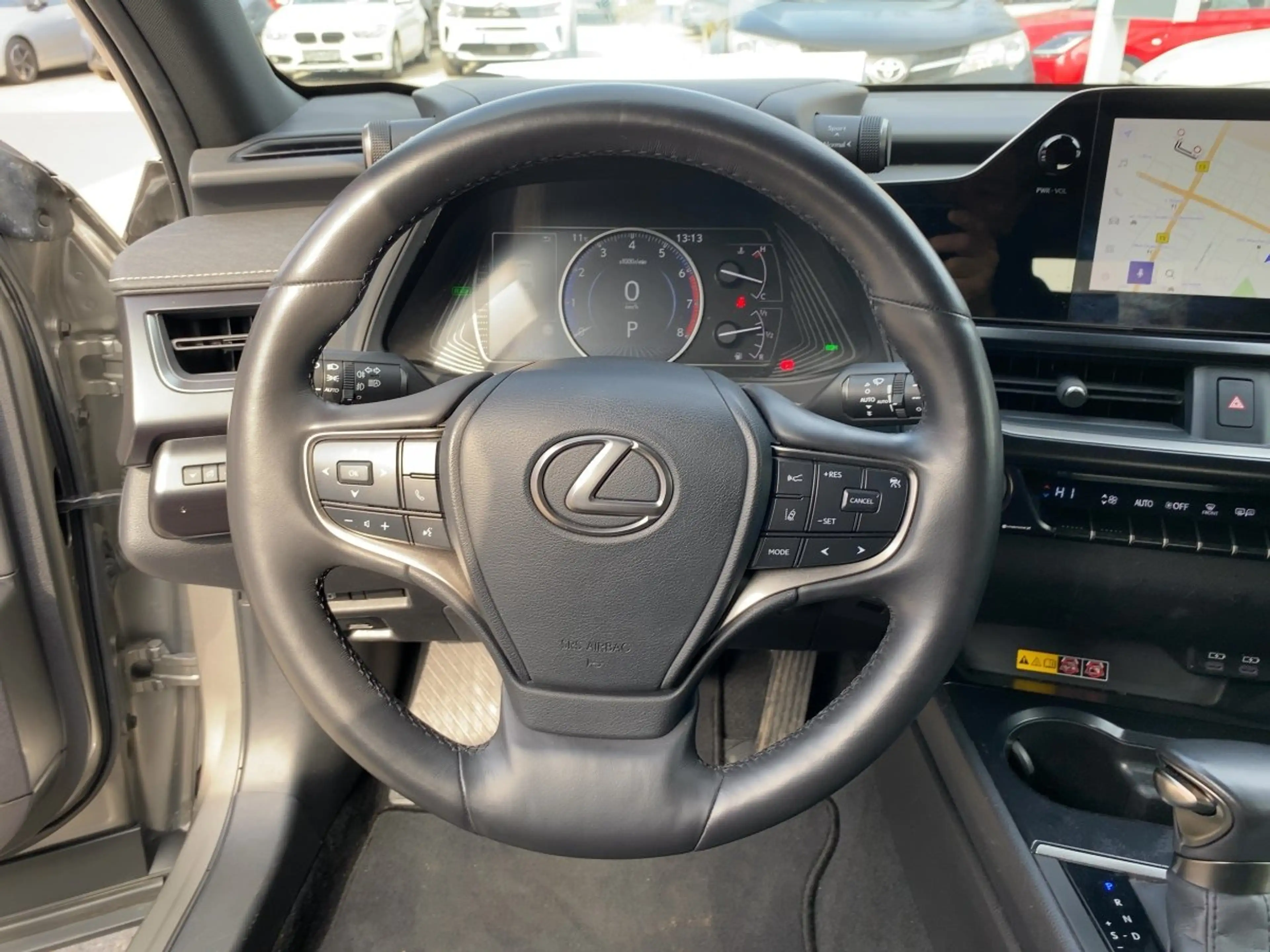 Lexus UX 250h UX 250 h Style Edition zuverlässiger Crossover — photo 15