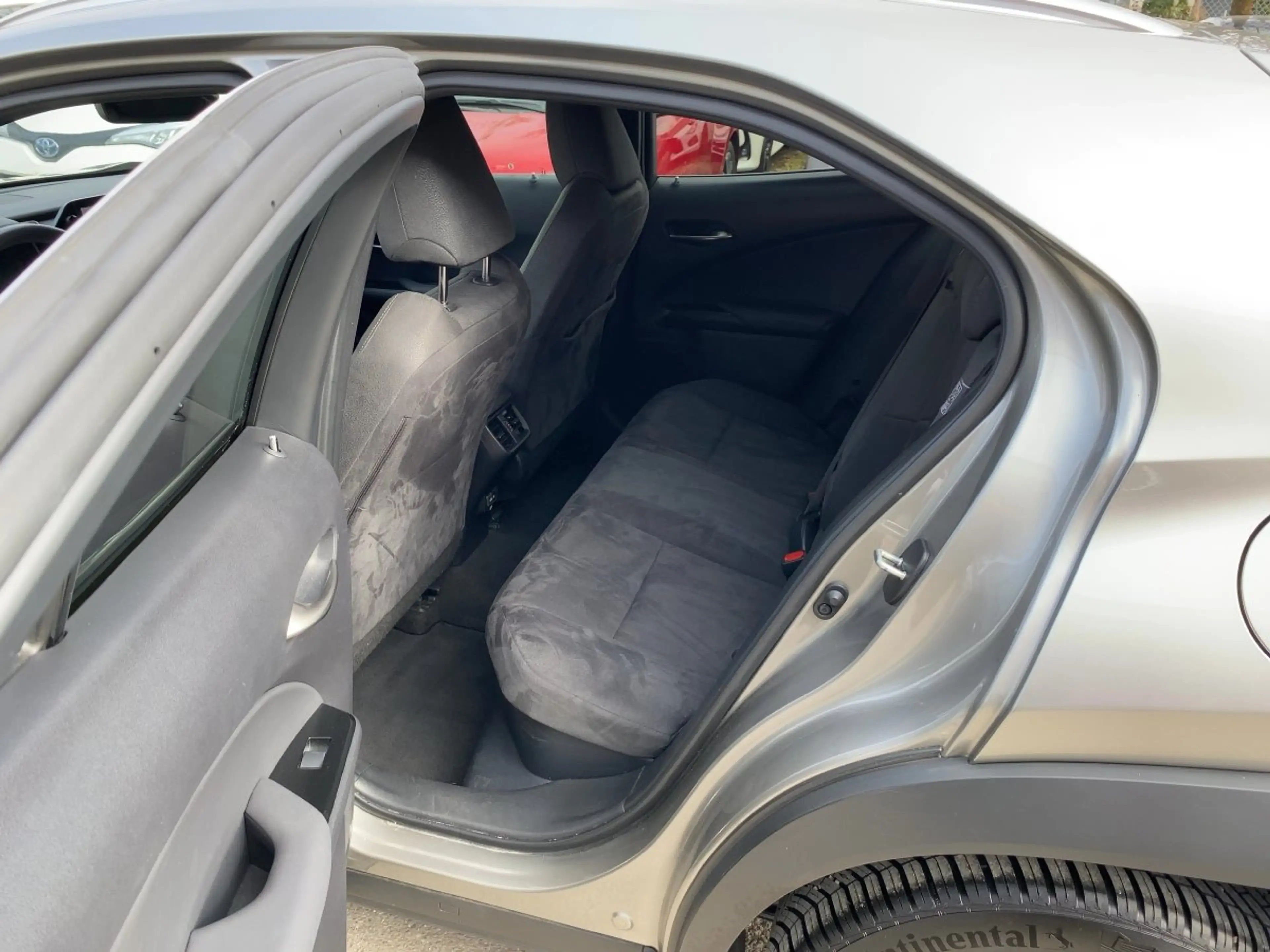 Lexus UX 250h UX 250 h Style Edition zuverlässiger Crossover — photo 13