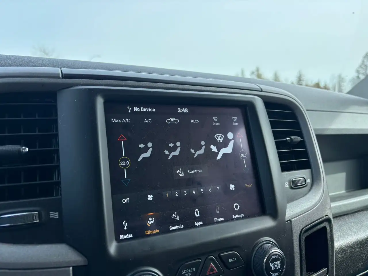 RAM 1500 снимка RAM 1500
