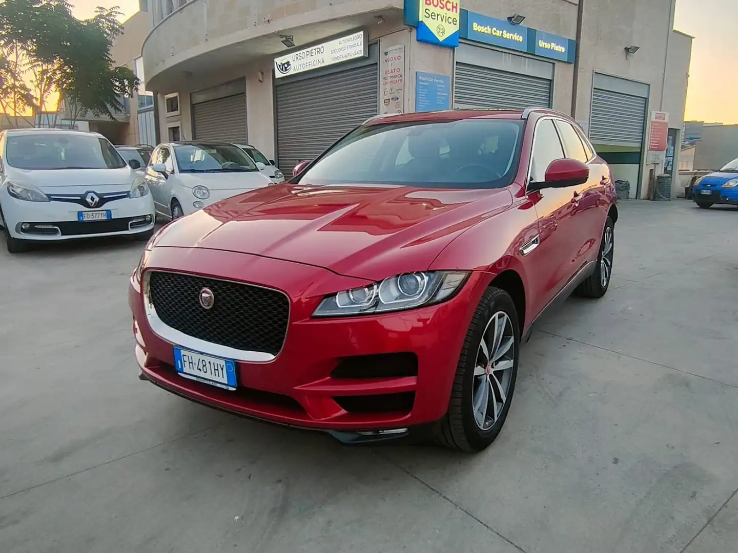 Jaguar F-Pace F-Pace 2.0d Prestige awd 180cv auto Rosso - 1