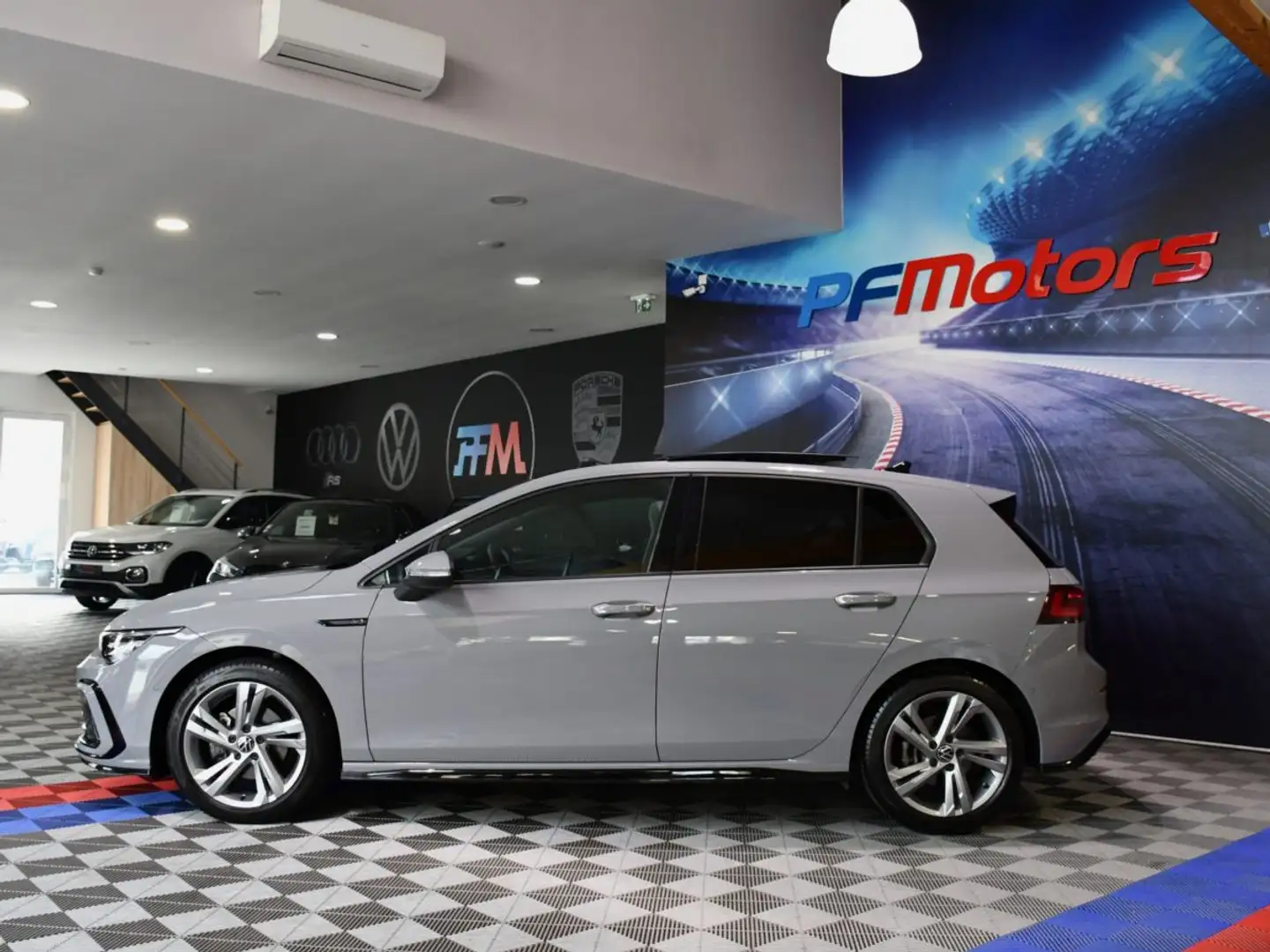 Volkswagen Golf 8 R-Line 1.5 eTSI 150 DSG GPS Virtual IQ Light Front TO ACC Car Play Mode JA 17 Gris - 2