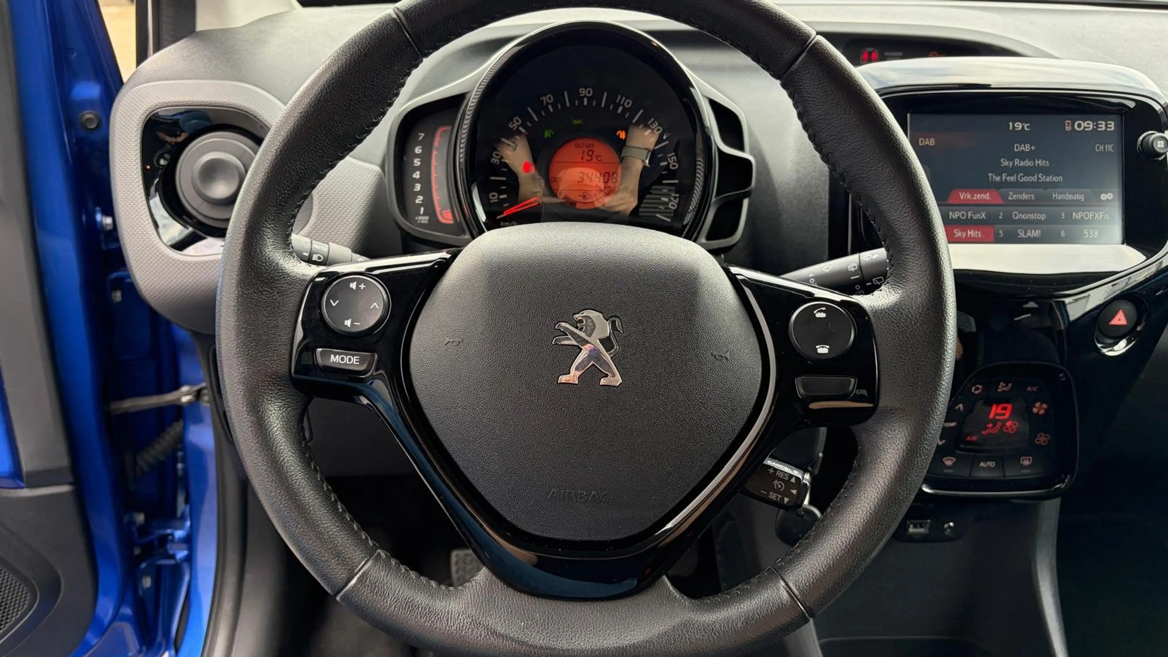 Peugeot 108 1.0 E-VTI 72PK 5-DRS ALLURE / CAMERA / 15"LMV / LE — photo 27