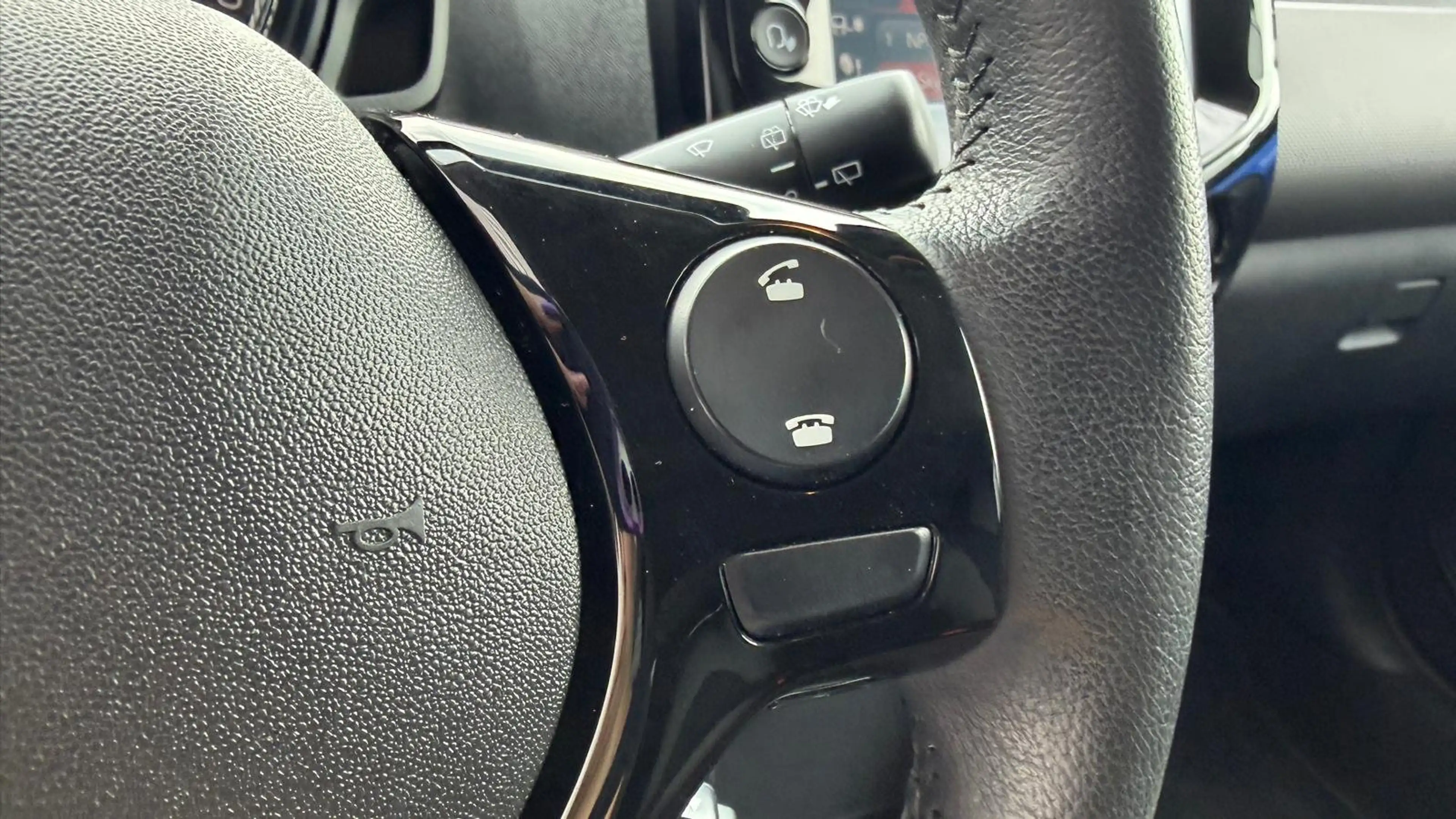 Peugeot 108 1.0 E-VTI 72PK 5-DRS ALLURE / CAMERA / 15"LMV / LE — photo 20