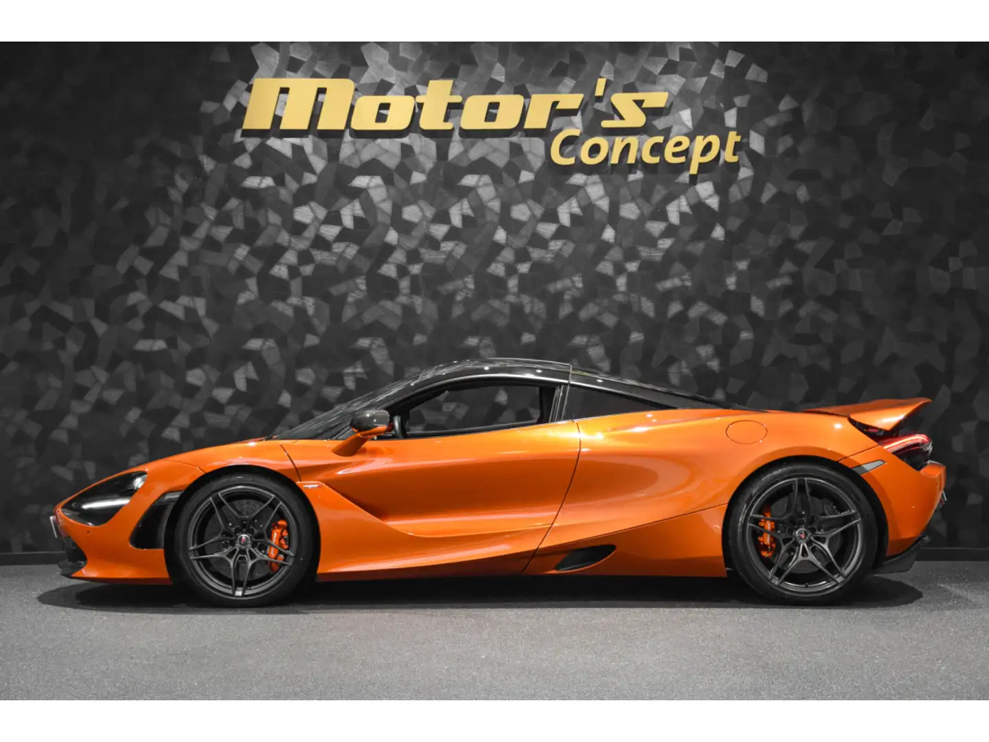 McLaren 720S COUPÉ PERFORMANCE - PACK CARBONE  - ELITE PAINT Оранжевый - 2