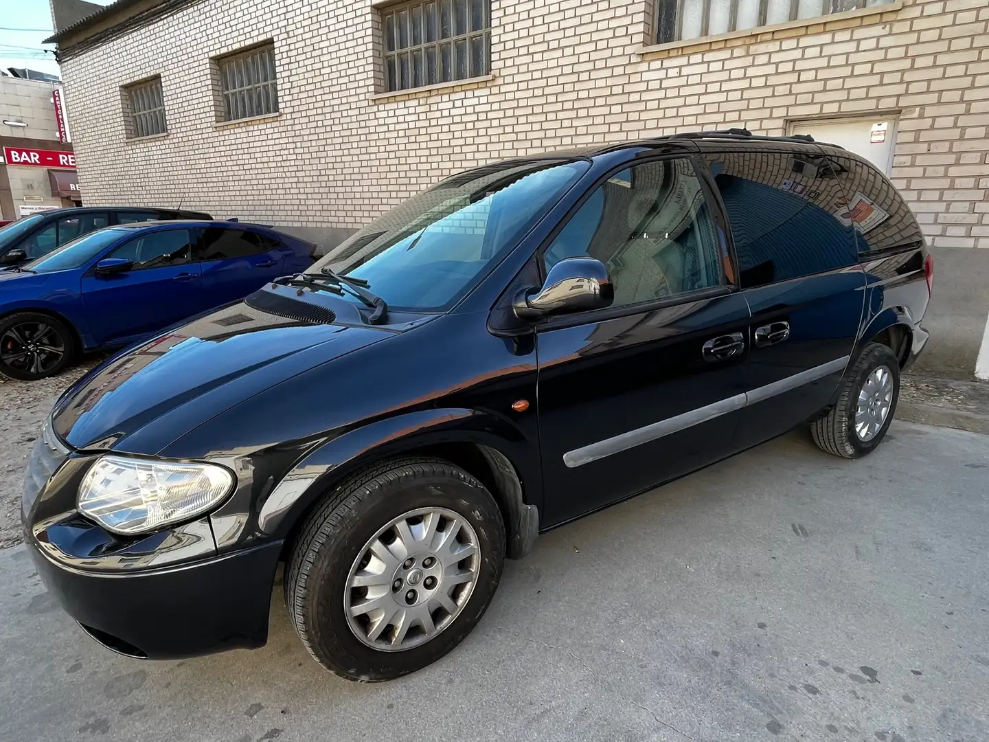 Chrysler Voyager 2.4 SE Grey - 1