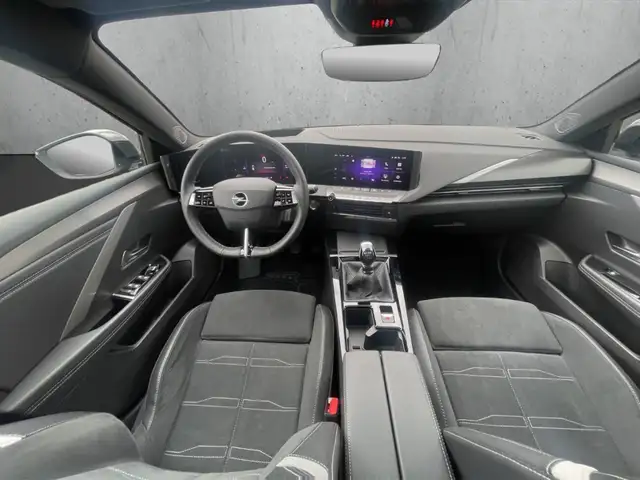 Opel Astra view 12