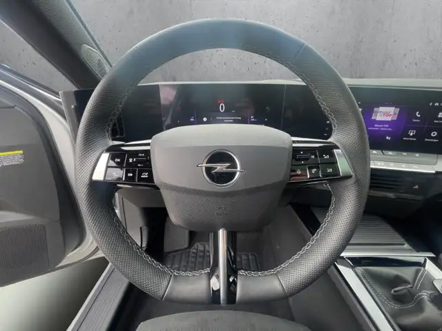 Opel Astra view 10