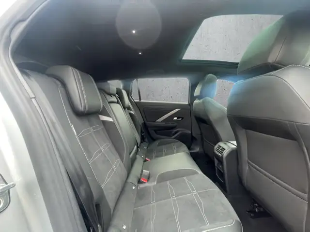 Opel Astra view 14