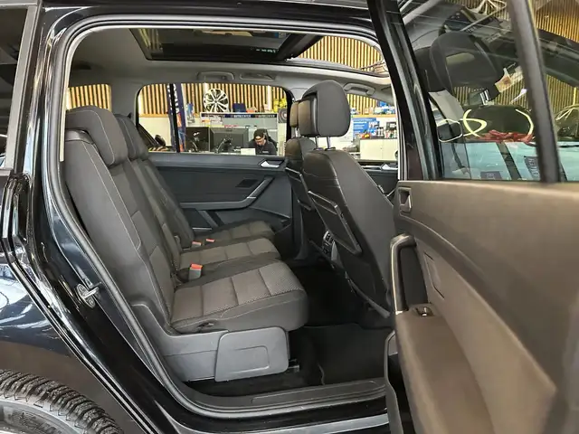 Volkswagen Touran view 29