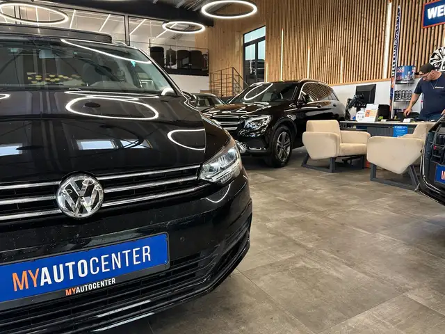 Volkswagen Touran view 20
