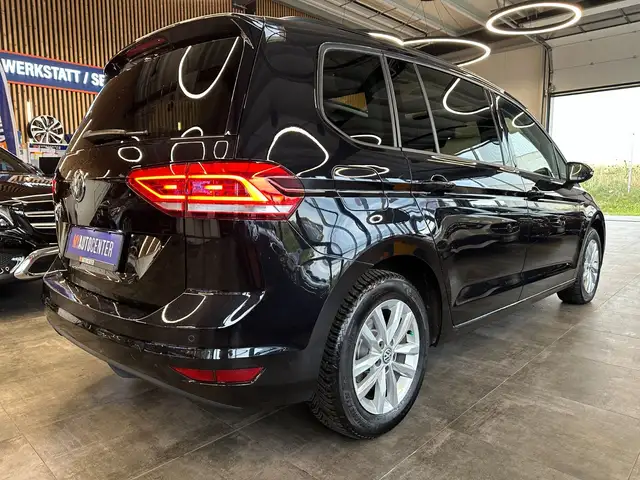Volkswagen Touran view 17