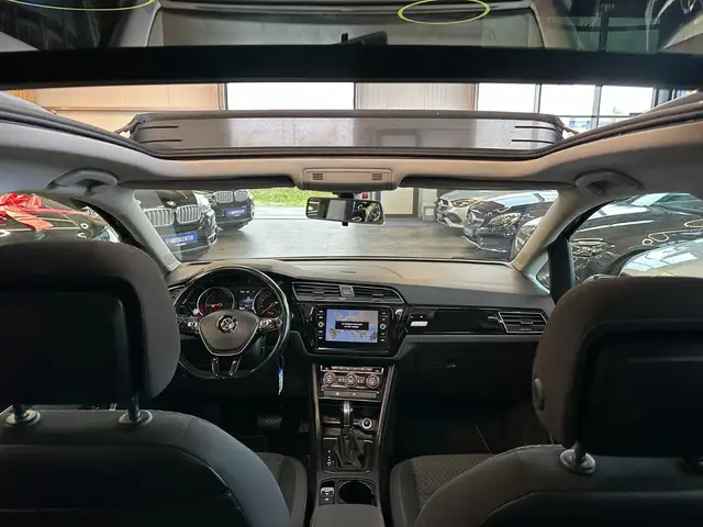 Volkswagen Touran view 7