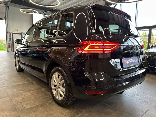 Volkswagen Touran view 24