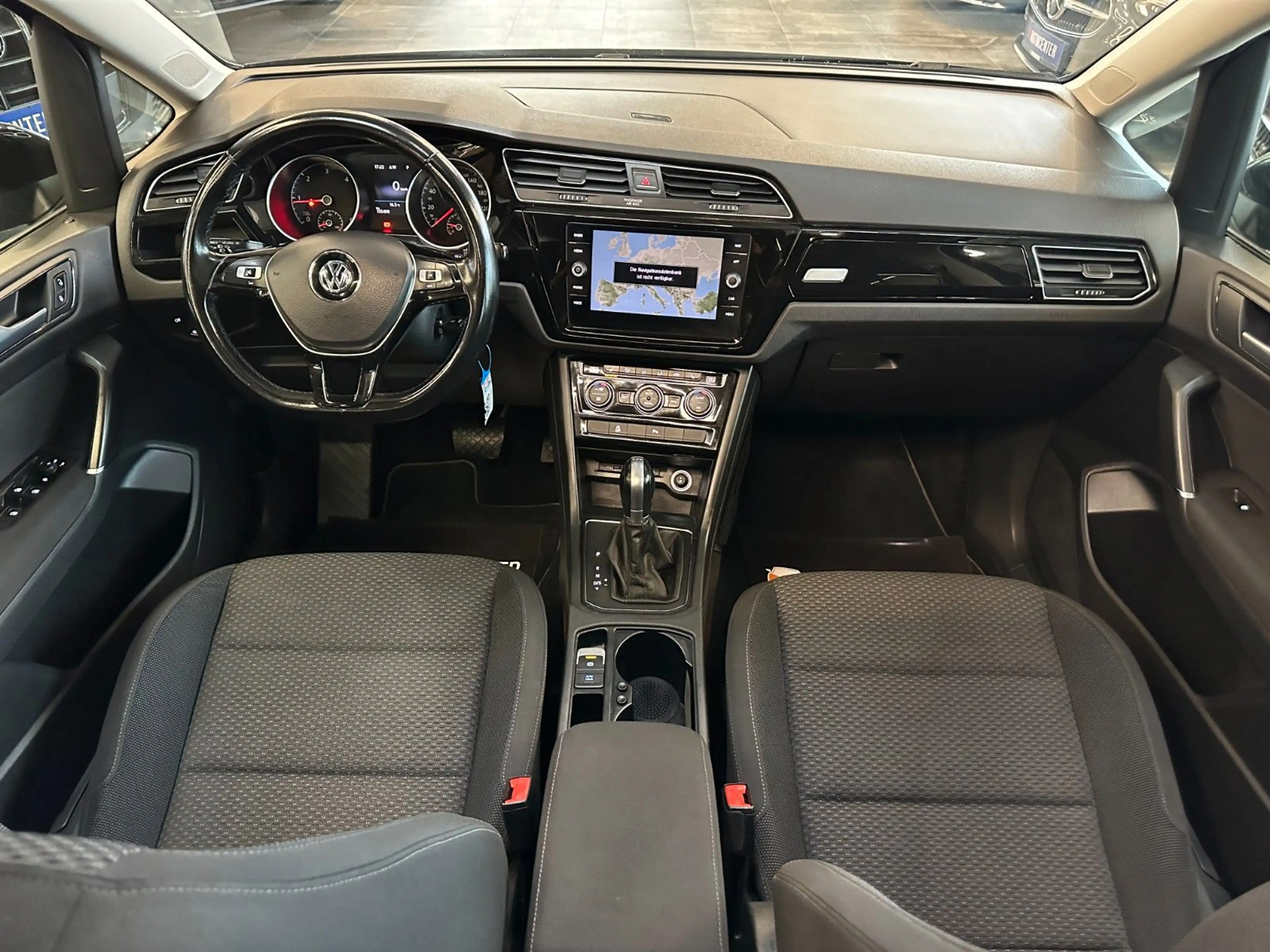 Volkswagen Touran *7 Sitzer*NAV*PANO**3-ZONEN* — photo 8