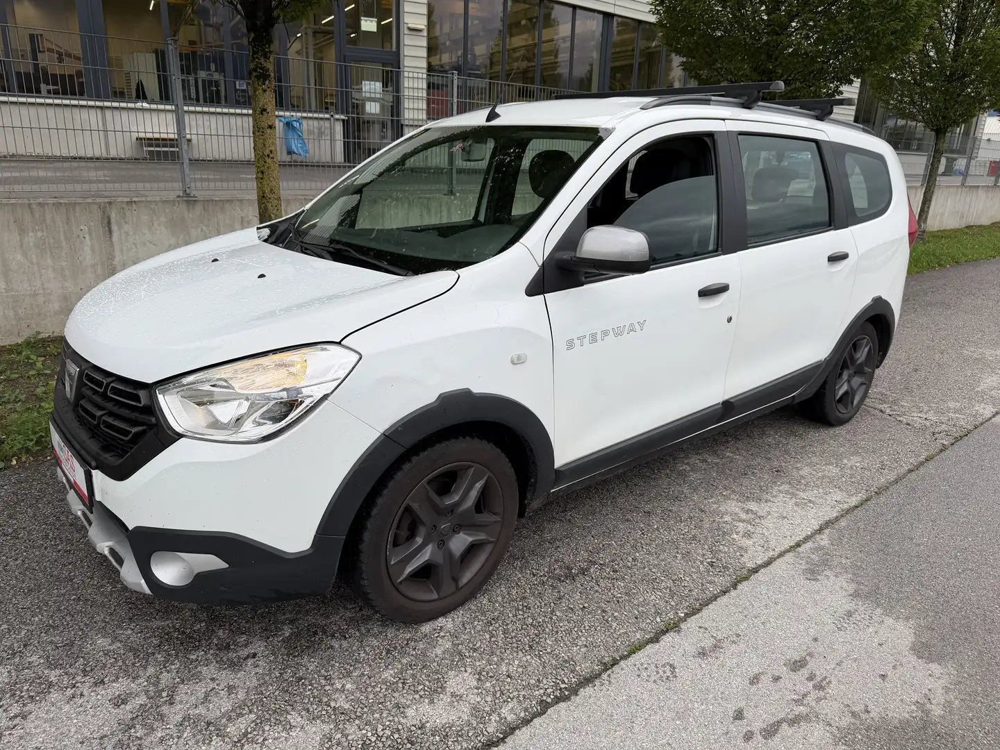Dacia Lodgy Stepway Sensation TCe 115 S&S Weiß - 1