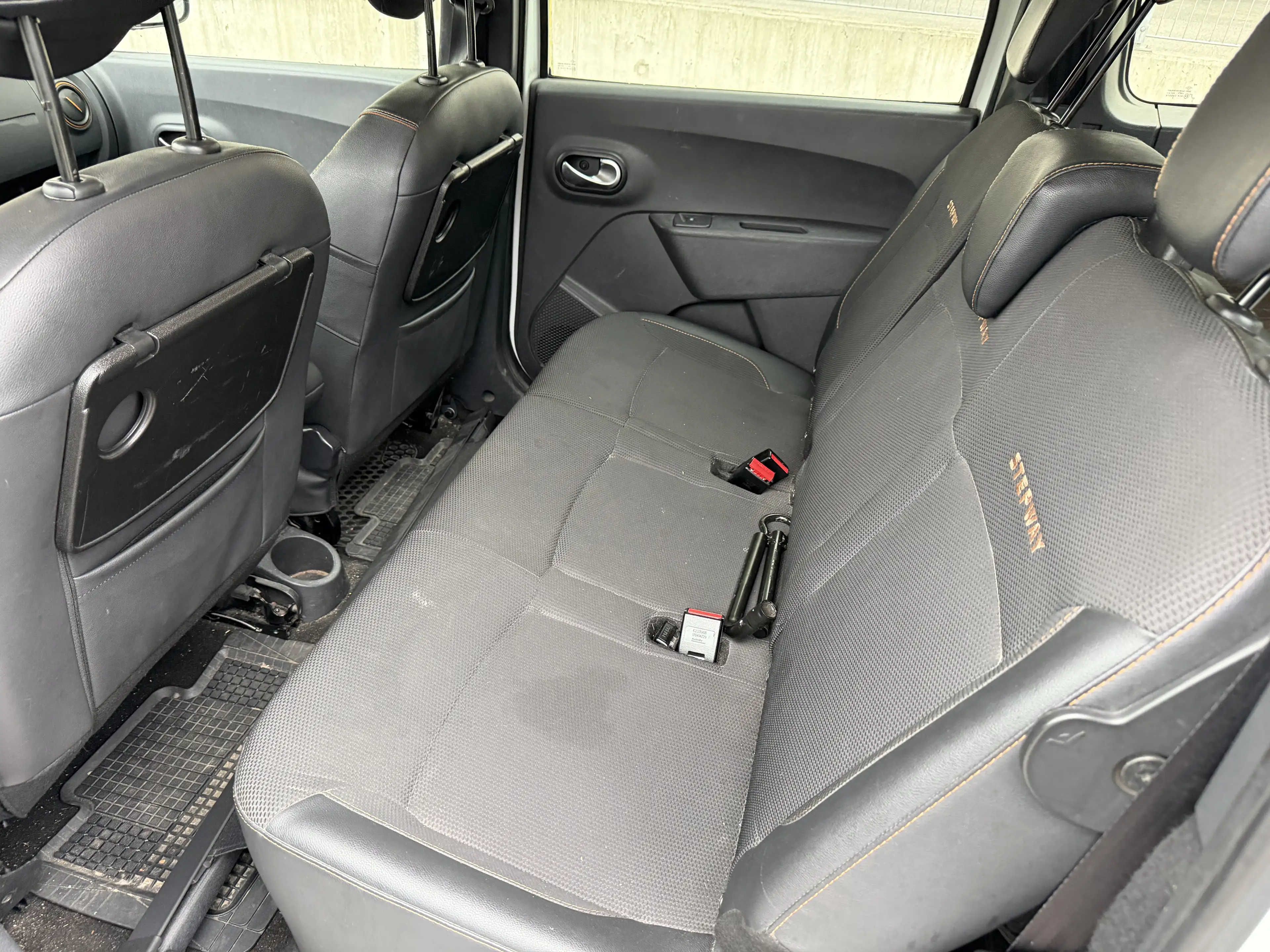 Dacia Lodgy Stepway Sensation TCe 115 S&S — photo 7