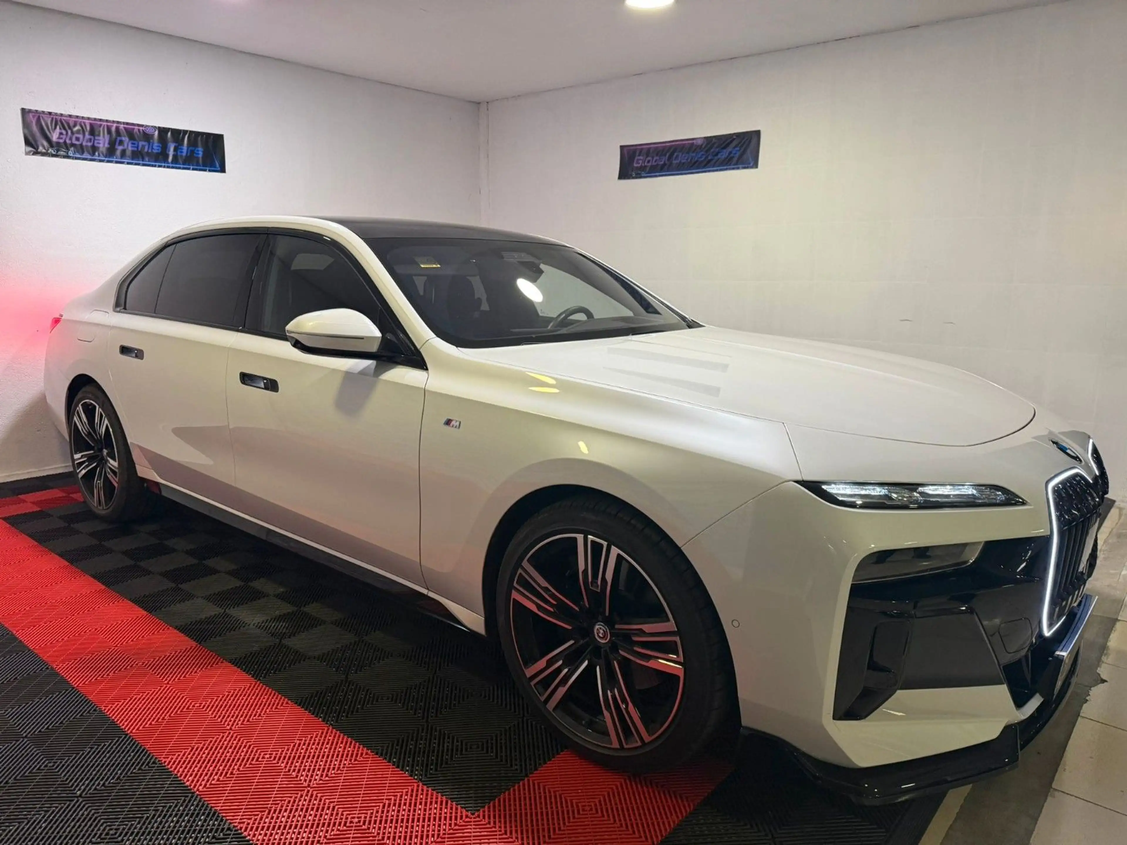 BMW 740 d xDrive M Sport — photo 5