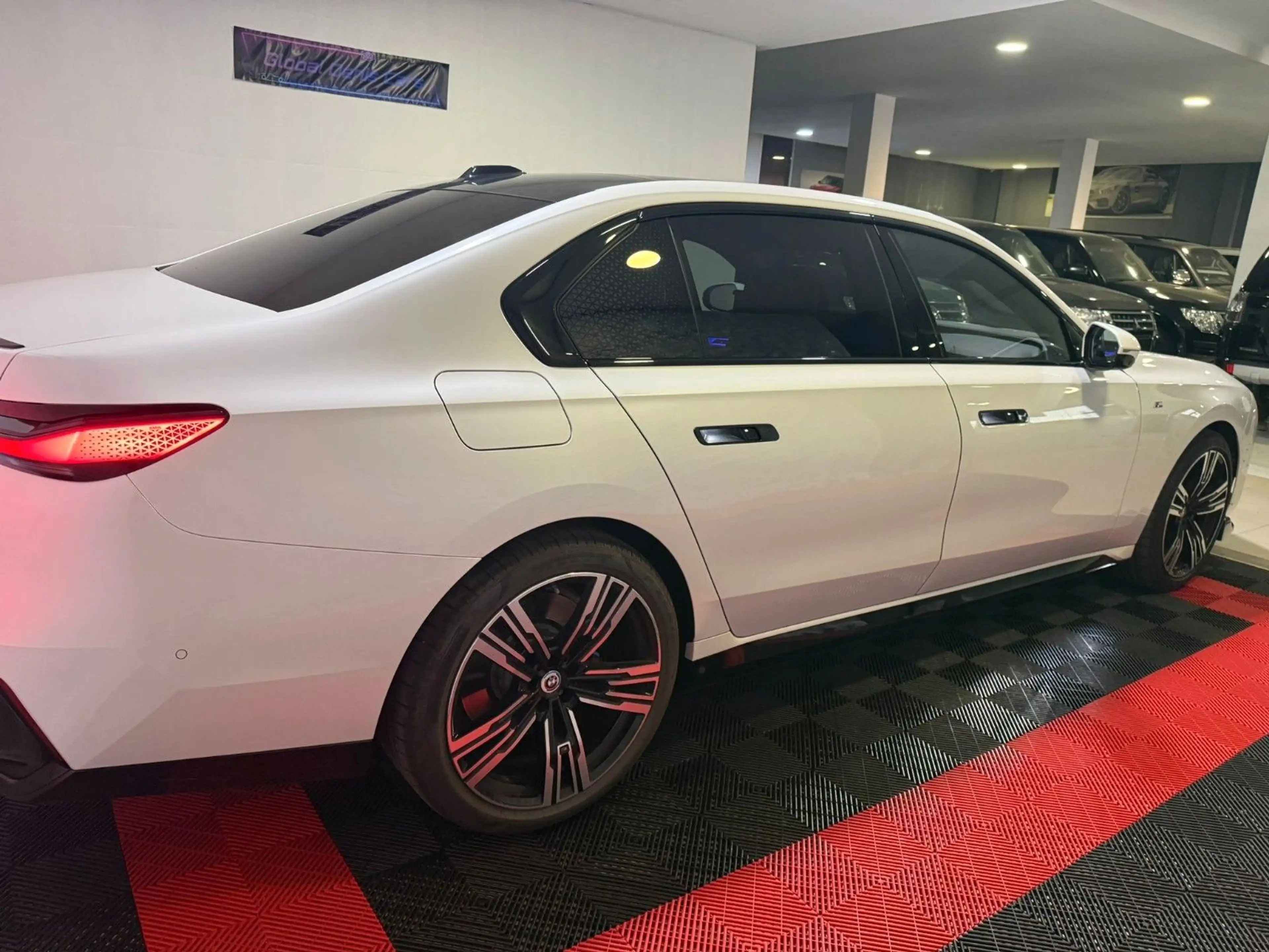 BMW 740 d xDrive M Sport — photo 3