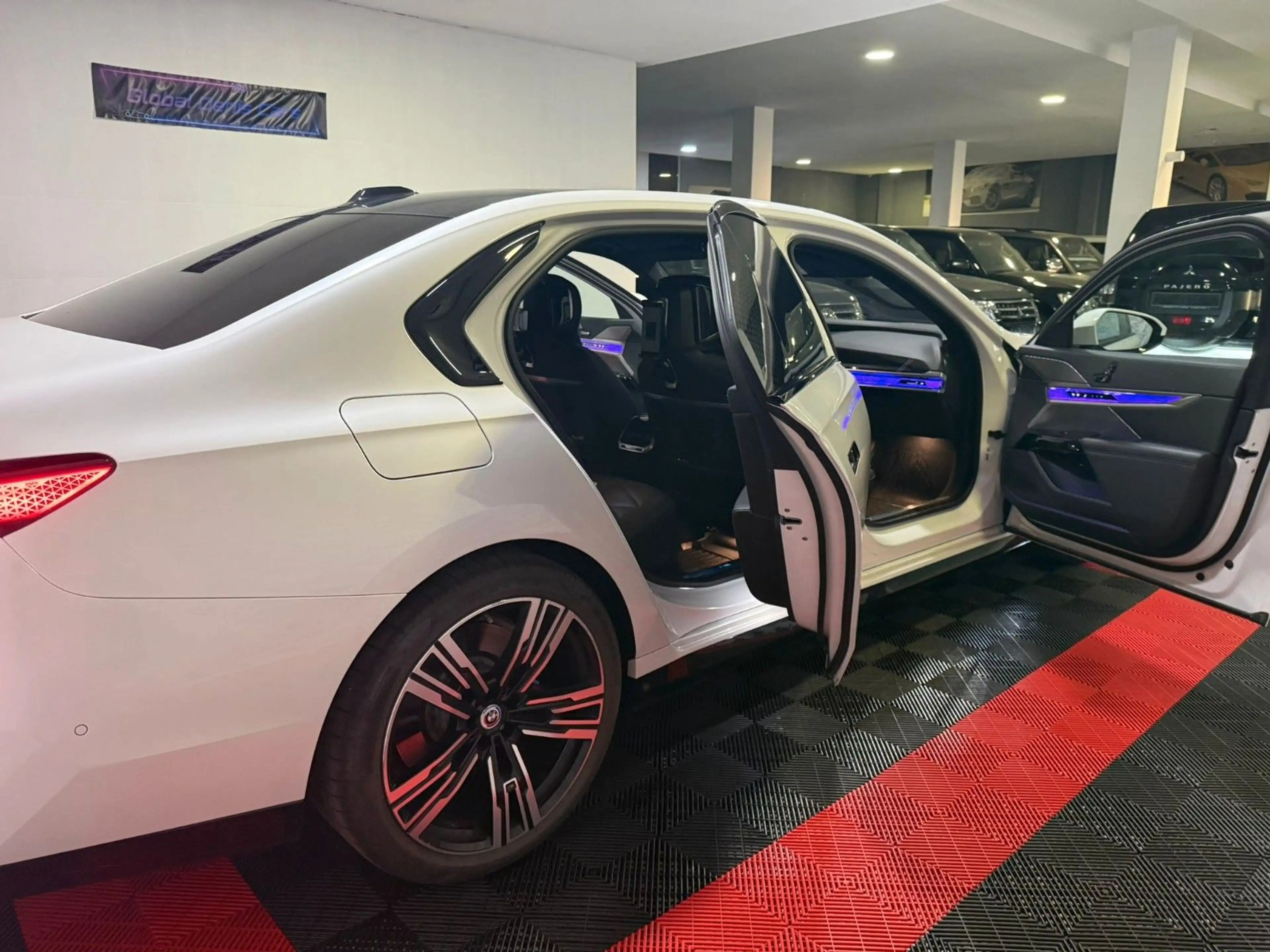 BMW 740 d xDrive M Sport — photo 6