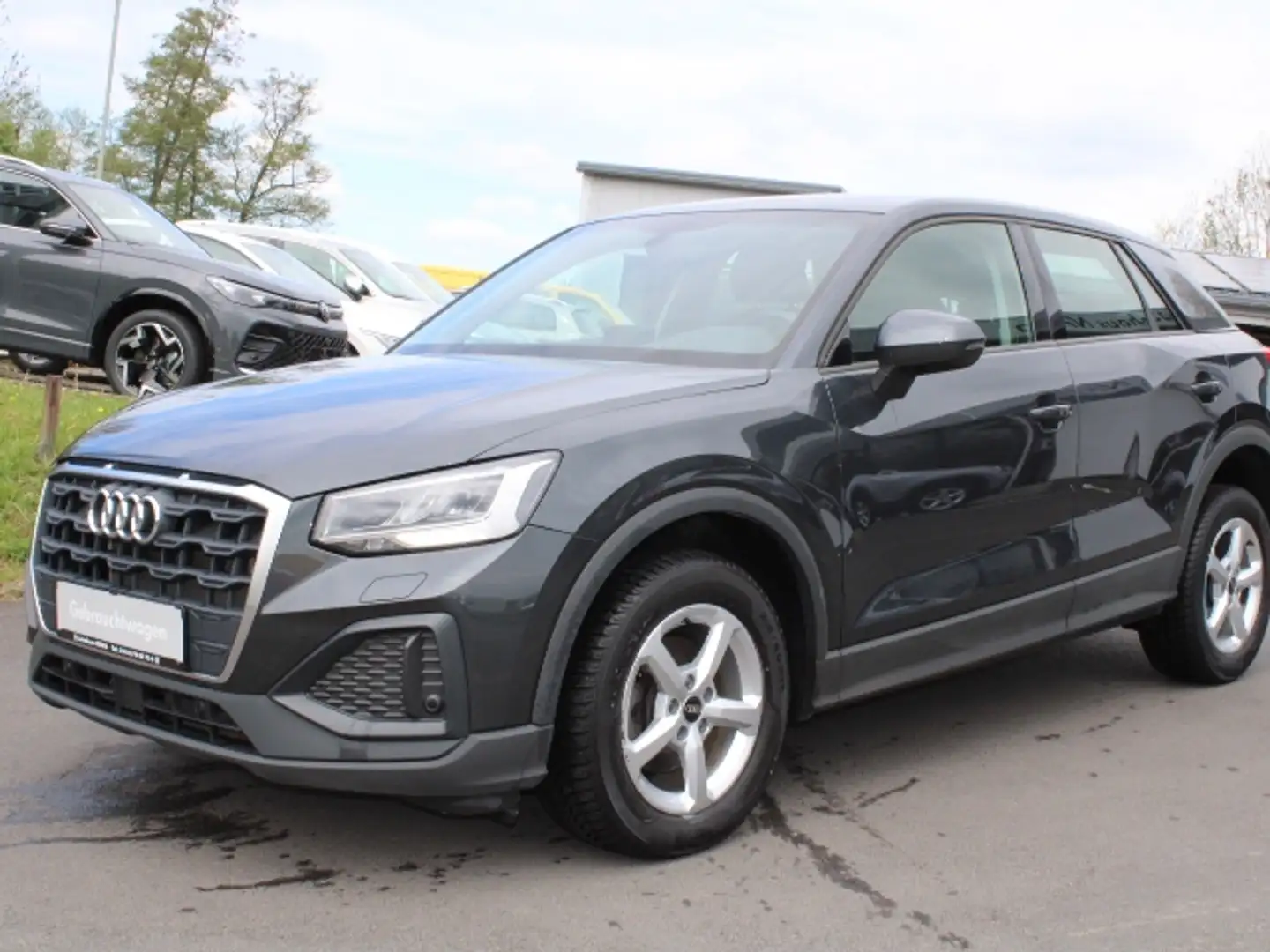 Audi Q2 35 1.5 TFSI S-Tronic -NAVI-KLIMAAUTO.- LED Grau - 2