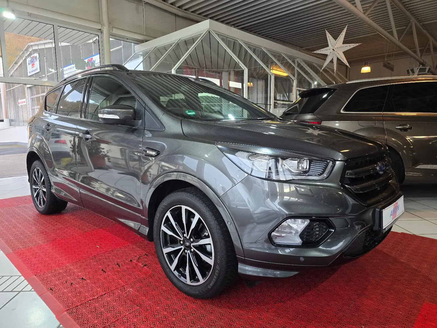 Ford Kuga ST-Line AHK+NAVI+XENON Schwarz - 1