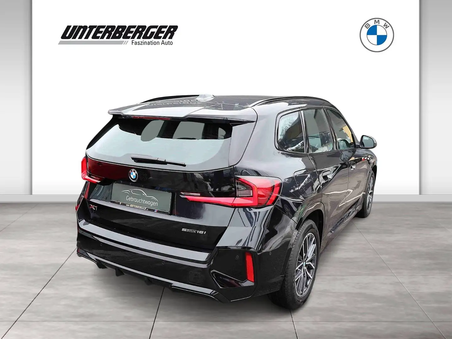 BMW X1 sDrive18i M-Sport  DAB LED Shz Schwarz - 2