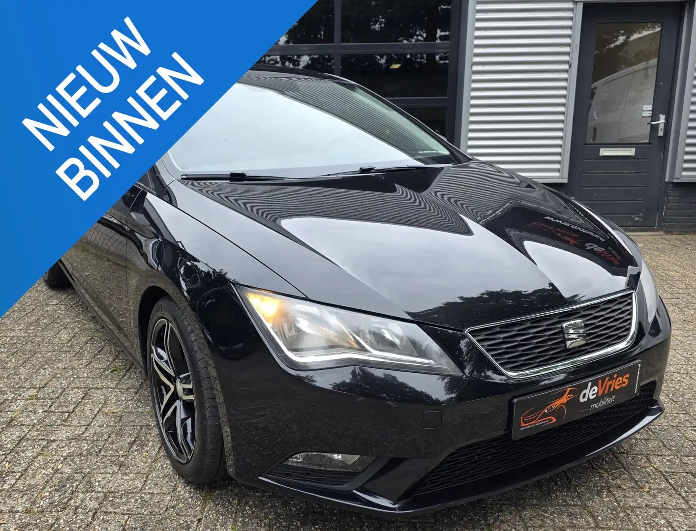 SEAT Leon 1.2 TSI Style **105PK-AIRCO-CRUISECTRL** Zwart - 1