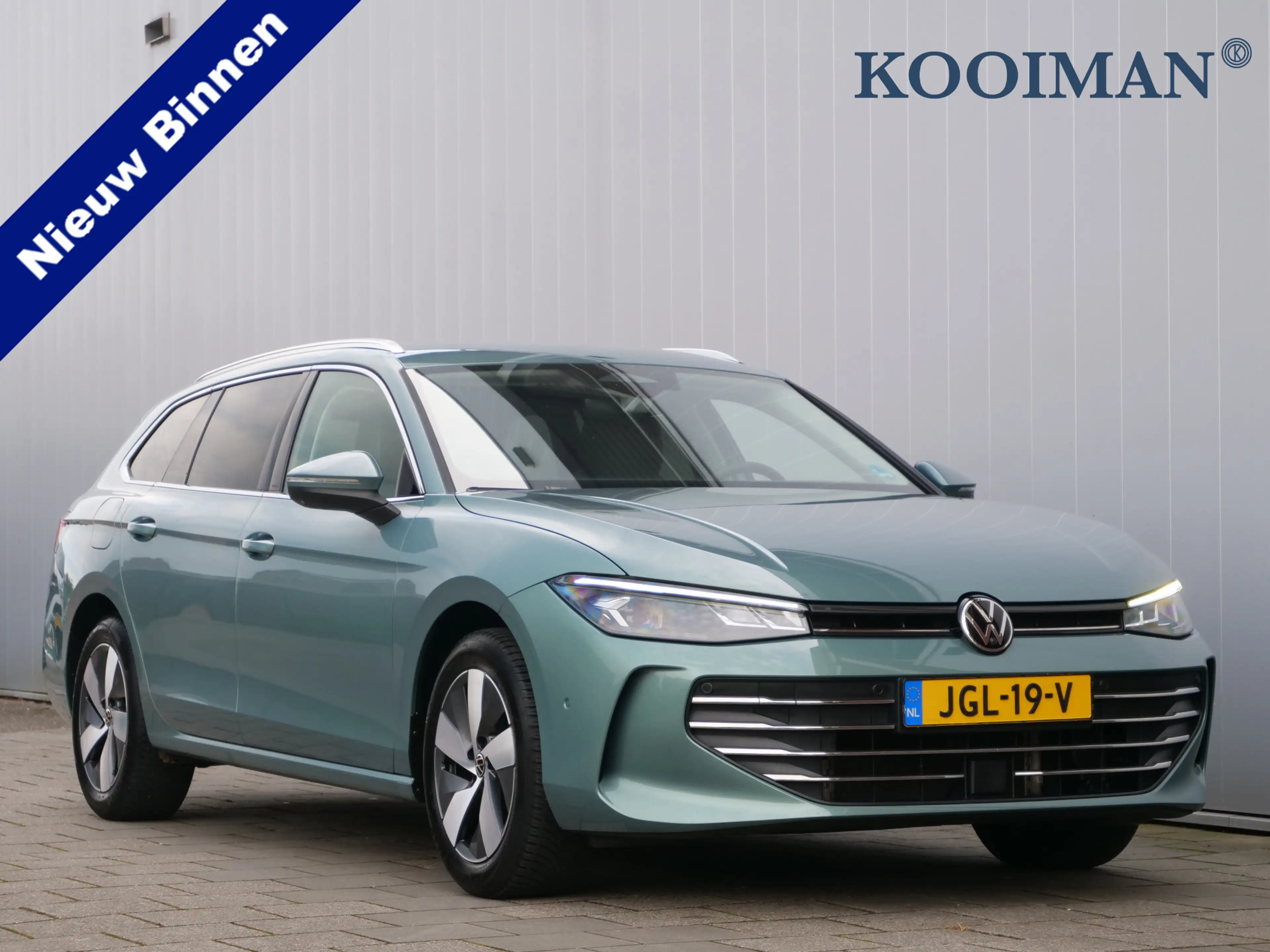 Volkswagen Passat Variant 1.5 eTSI Edition 150 Pk Automaat Navi / DAB / Appl