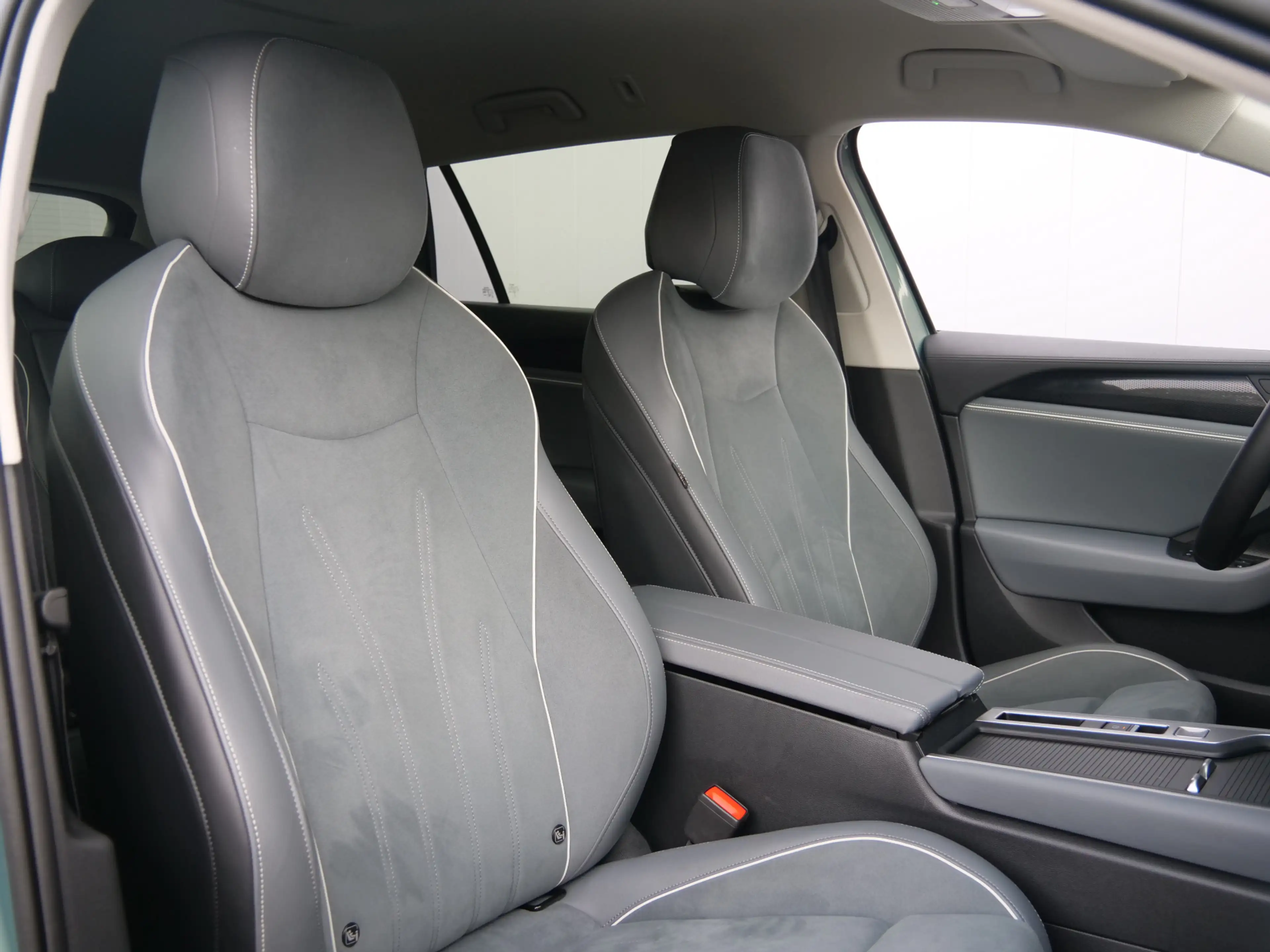 Volkswagen Passat Variant 1.5 eTSI Edition 150 Pk Automaat Navi / DAB / Appl — photo 4