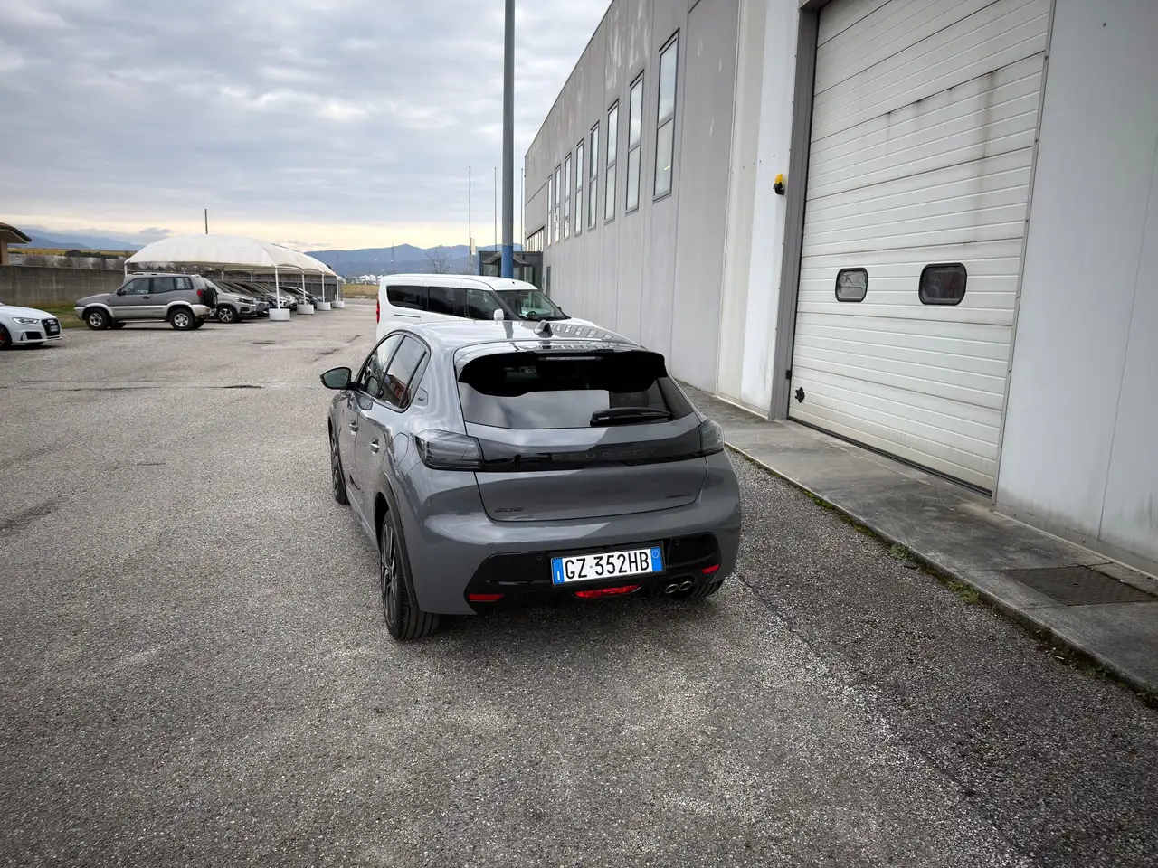 Peugeot 208 hybrid GT 145cv e-dcs 6 4