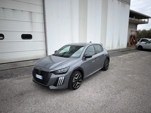 Peugeot 208 hybrid GT 145cv e-dcs 6