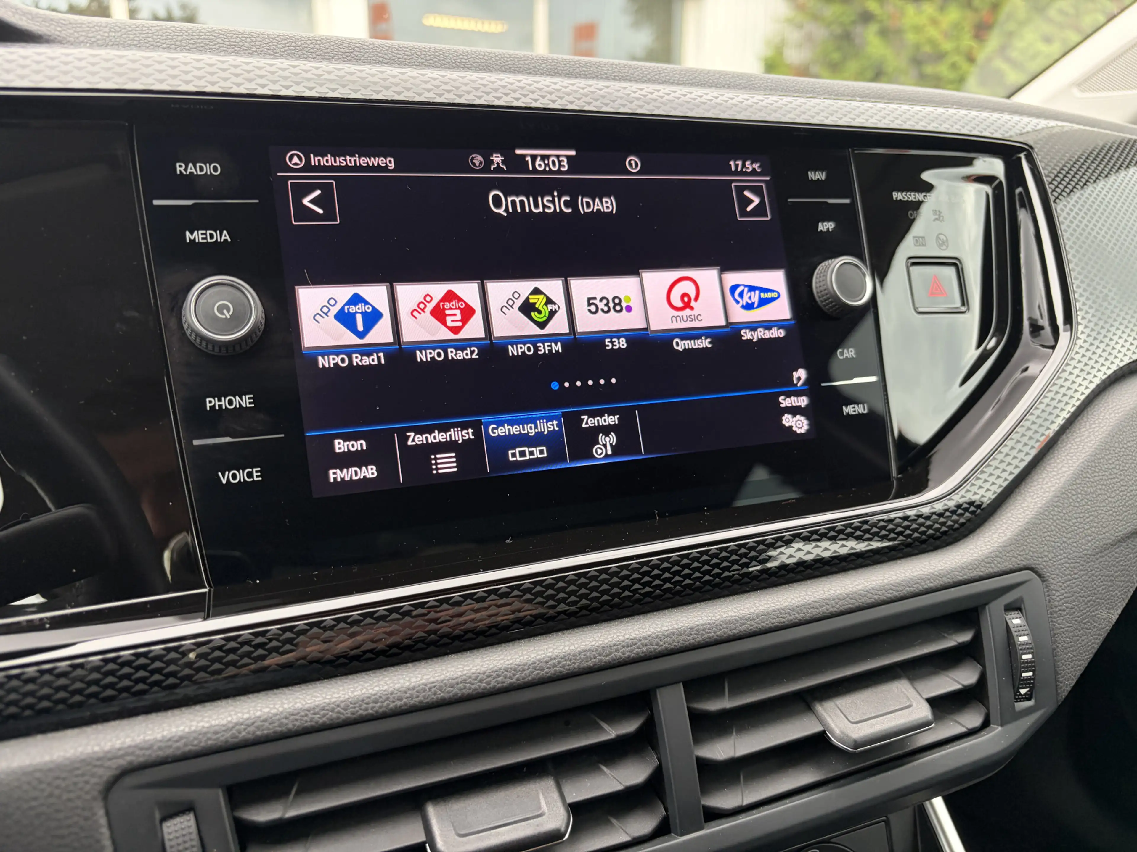 Volkswagen Polo 1.0 TSI Life | Carplay | Navi | Cruise | Rijklaar — photo 8