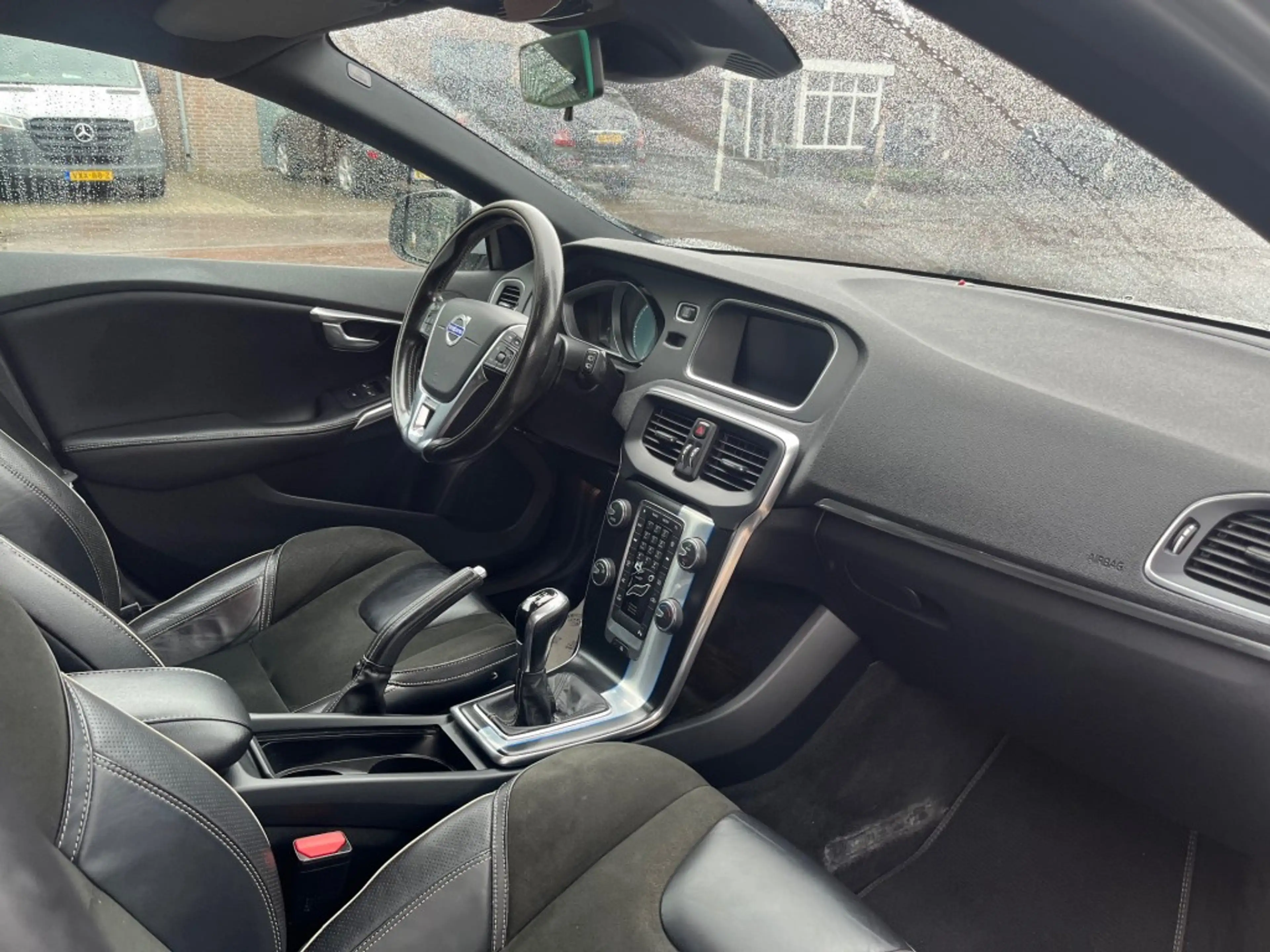 Volvo V40 2.0 D2 NORDIC+ — photo 2