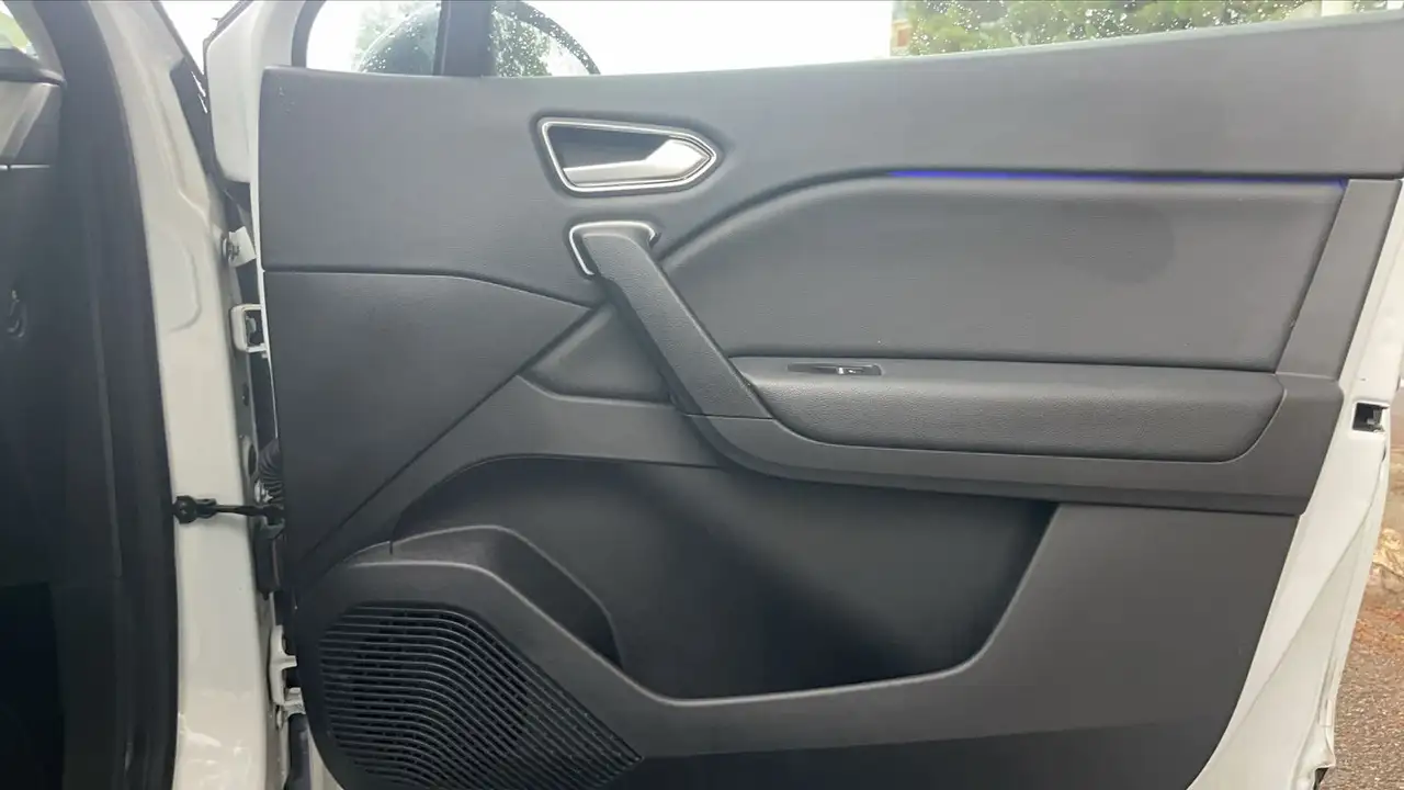 Renault Captur — photo 24