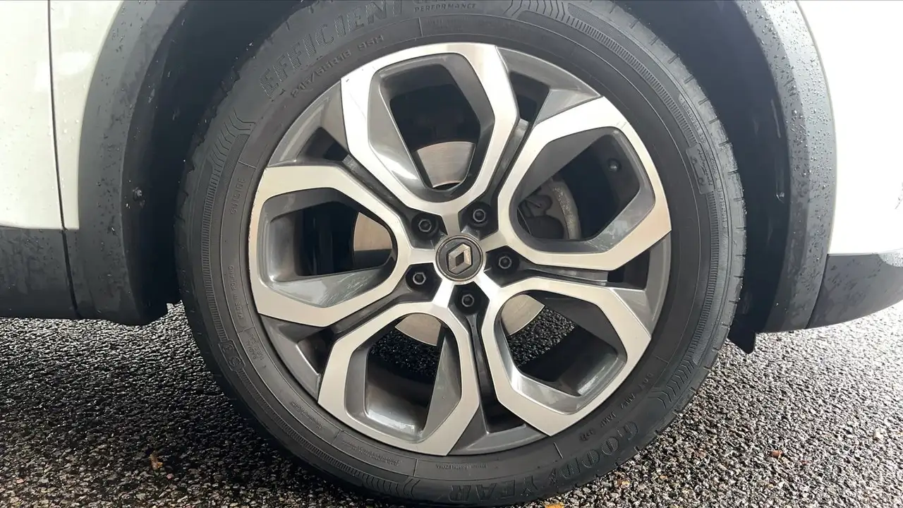 Renault Captur — photo 17