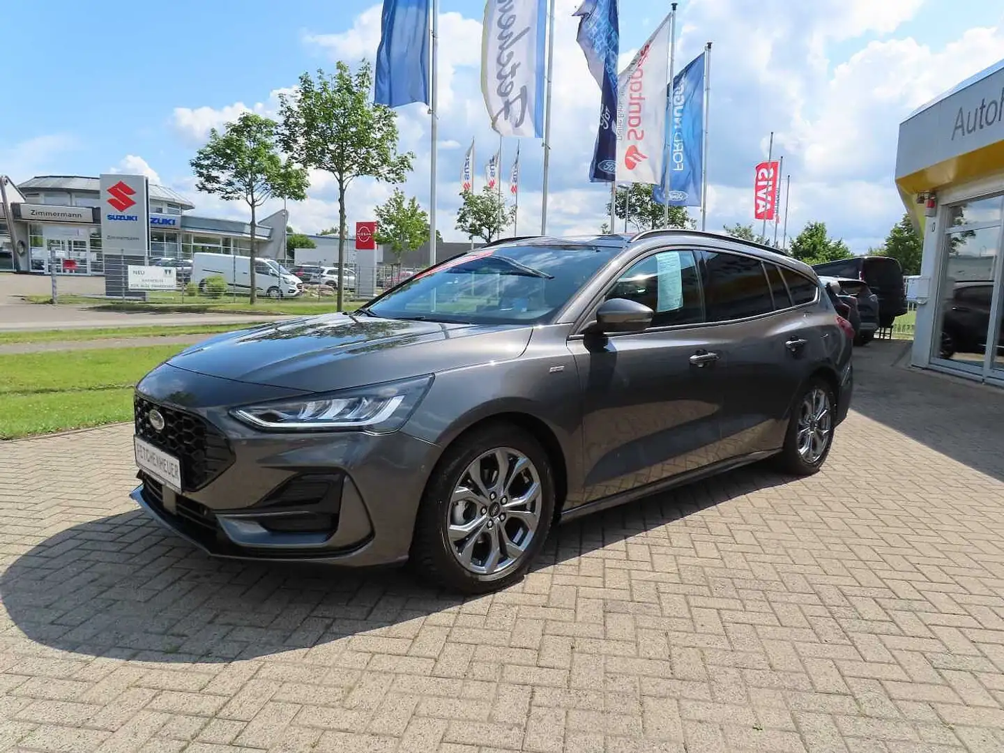 Ford Focus ST-LINE X m. NAVI+LED+HuD+ACC+SHZ+TWA+AHK Grijs - 2