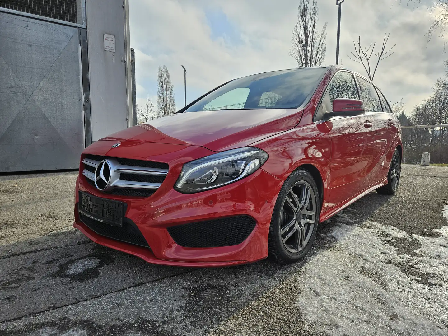 Mercedes-Benz B 200 B 200 d Aut. Rot - 1