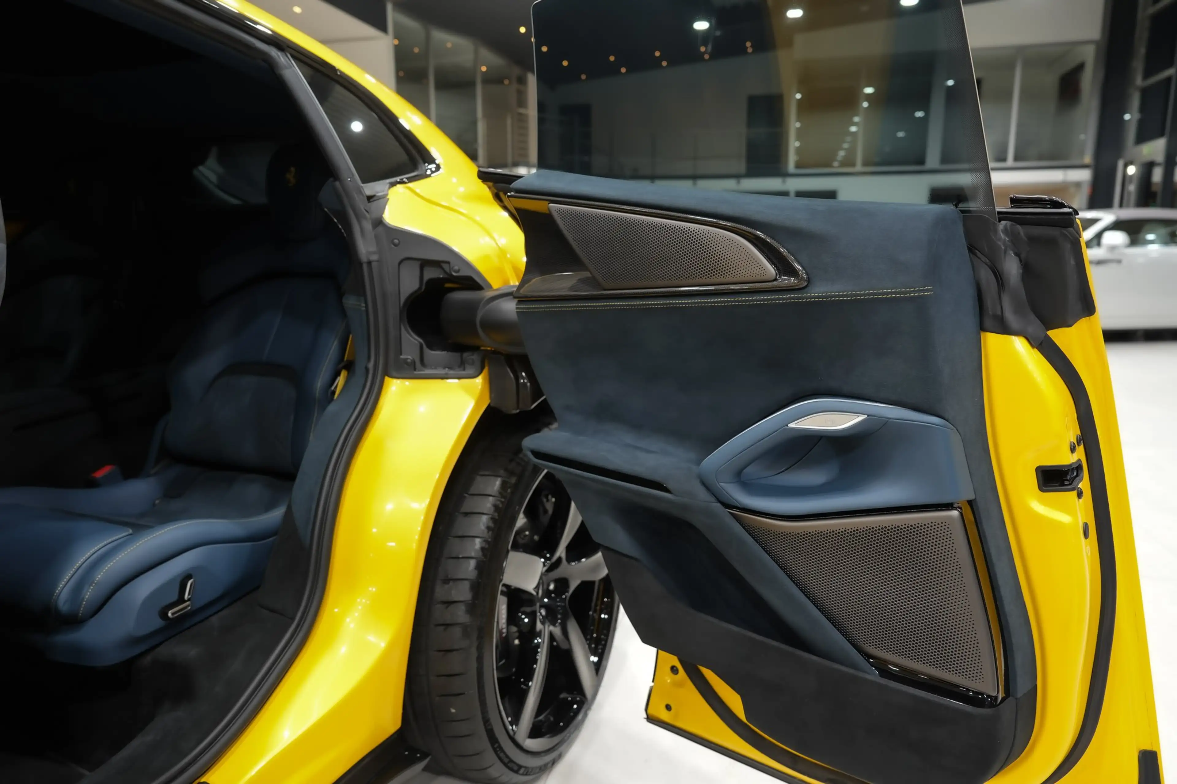 Ferrari Purosangue *FULL-CARBON*LIFT*BURM*KERAMIK*HUP — photo 13