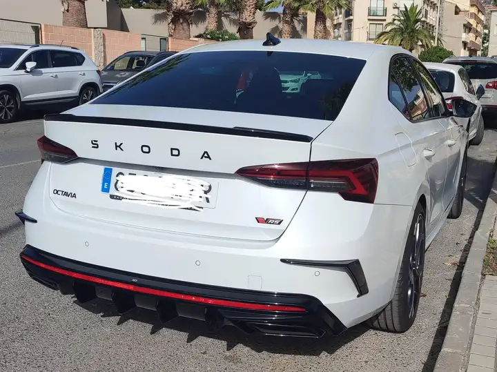 Škoda Octavia LIMO 2.0 TSI DSG RS 2025